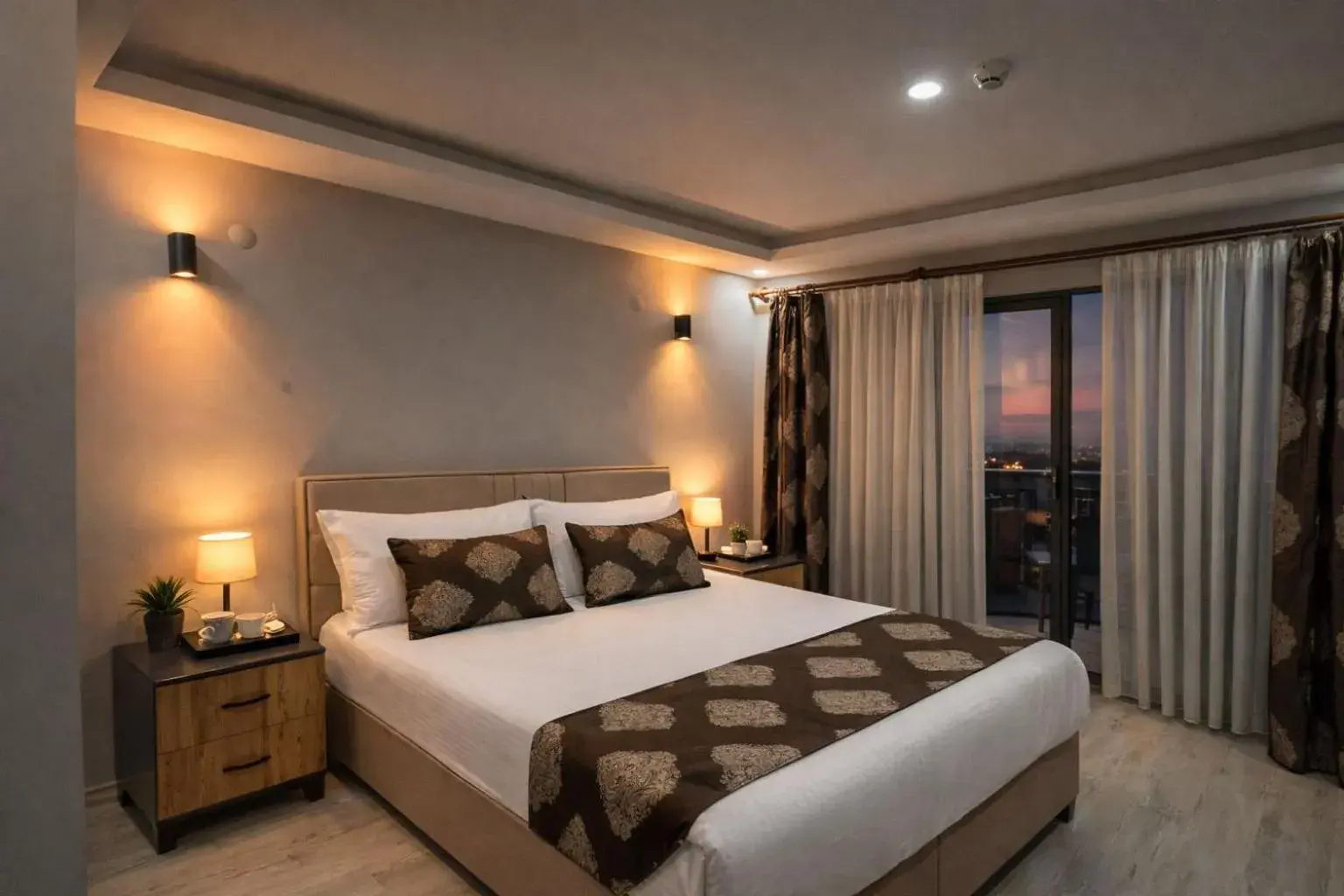 Deluxe King Room - single occupancy in Whitestone Hotel Deluxe King Room - single occupancy in Whitestone Hotel