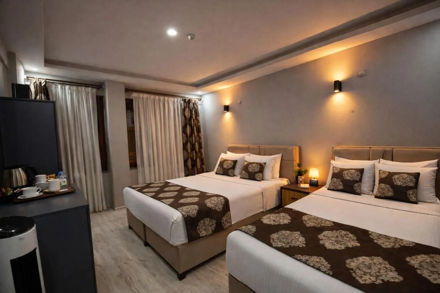 Bed in Whitestone Hotel