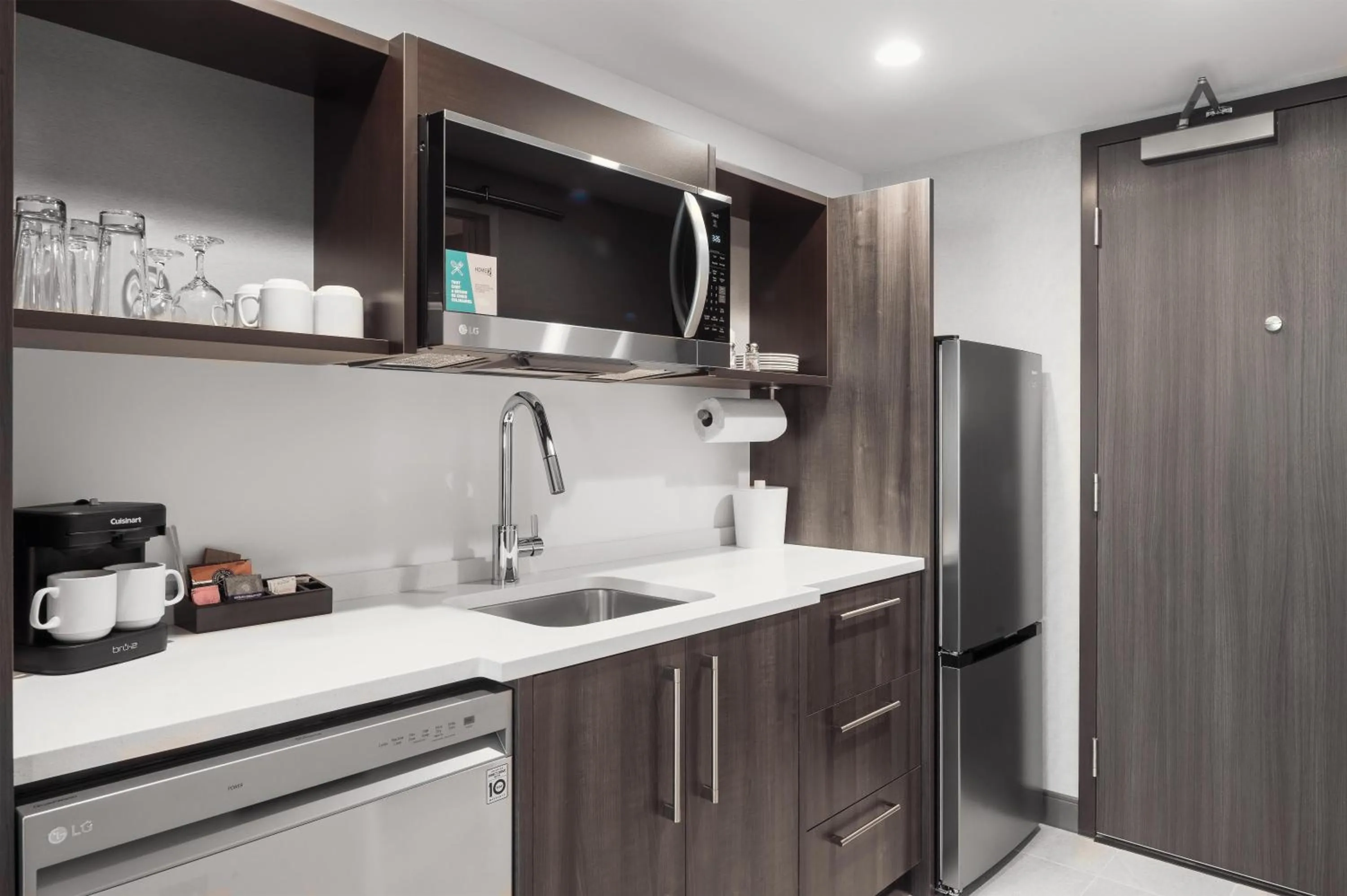 Kitchen or kitchenette in Home2 Suites By Hilton Quebec City