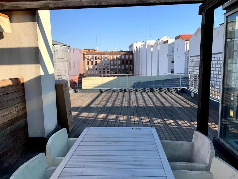 Loft con terraza, parking y piscina en verano-sebcan