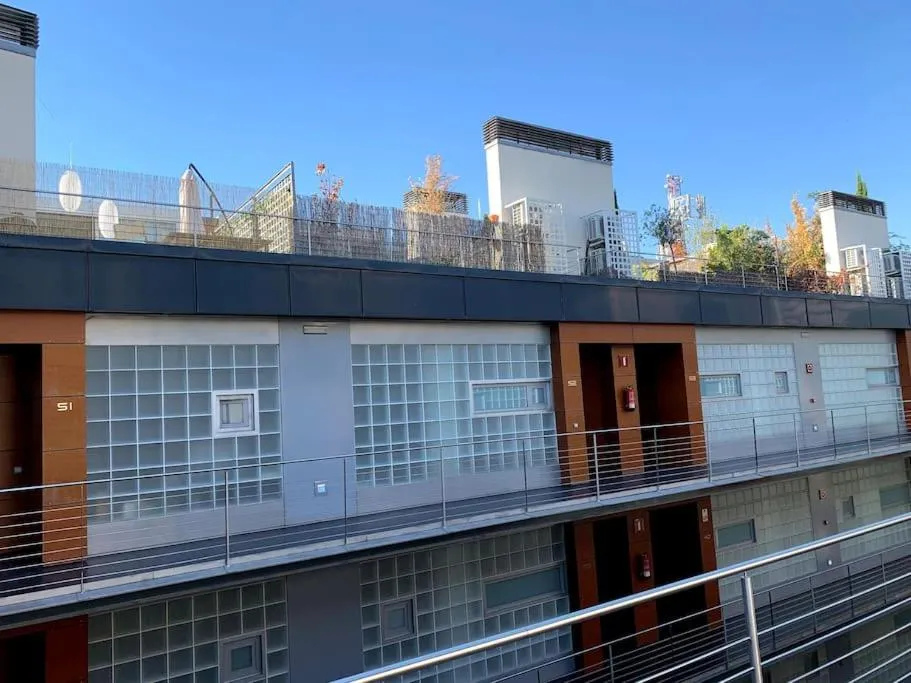 Loft con terraza, parking y piscina en verano-sebcan