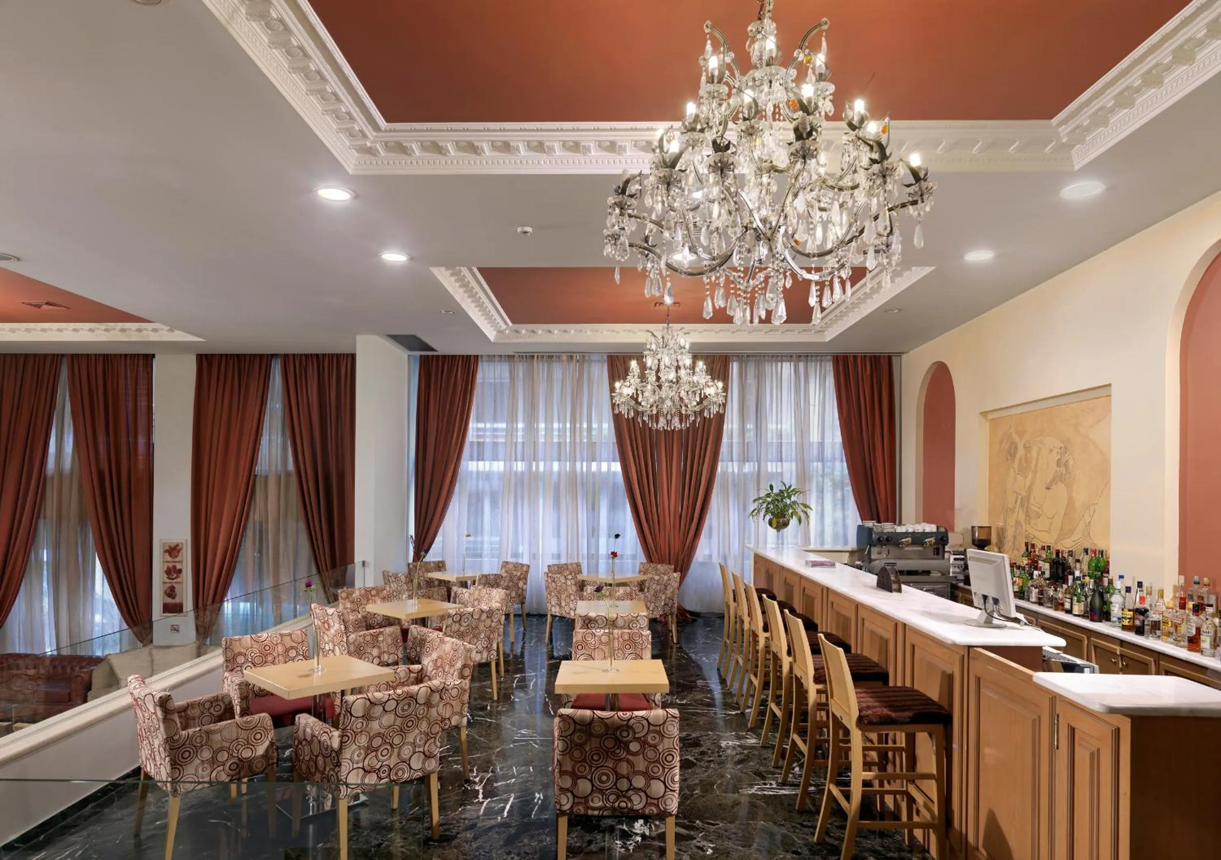 Restaurant/places to eat in Airotel Parthenon