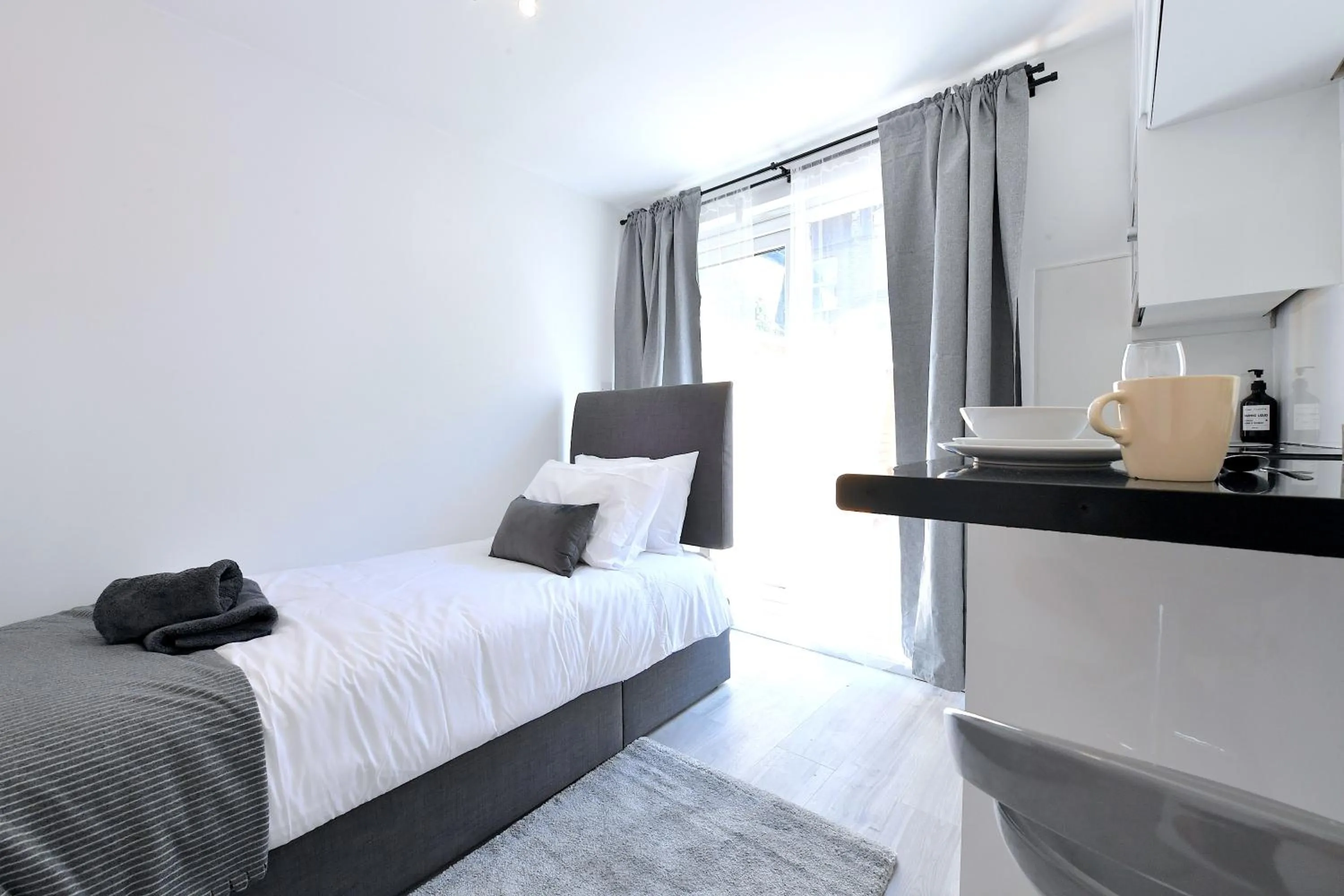 Bed in Stylish Studios by Luxestays Fulham