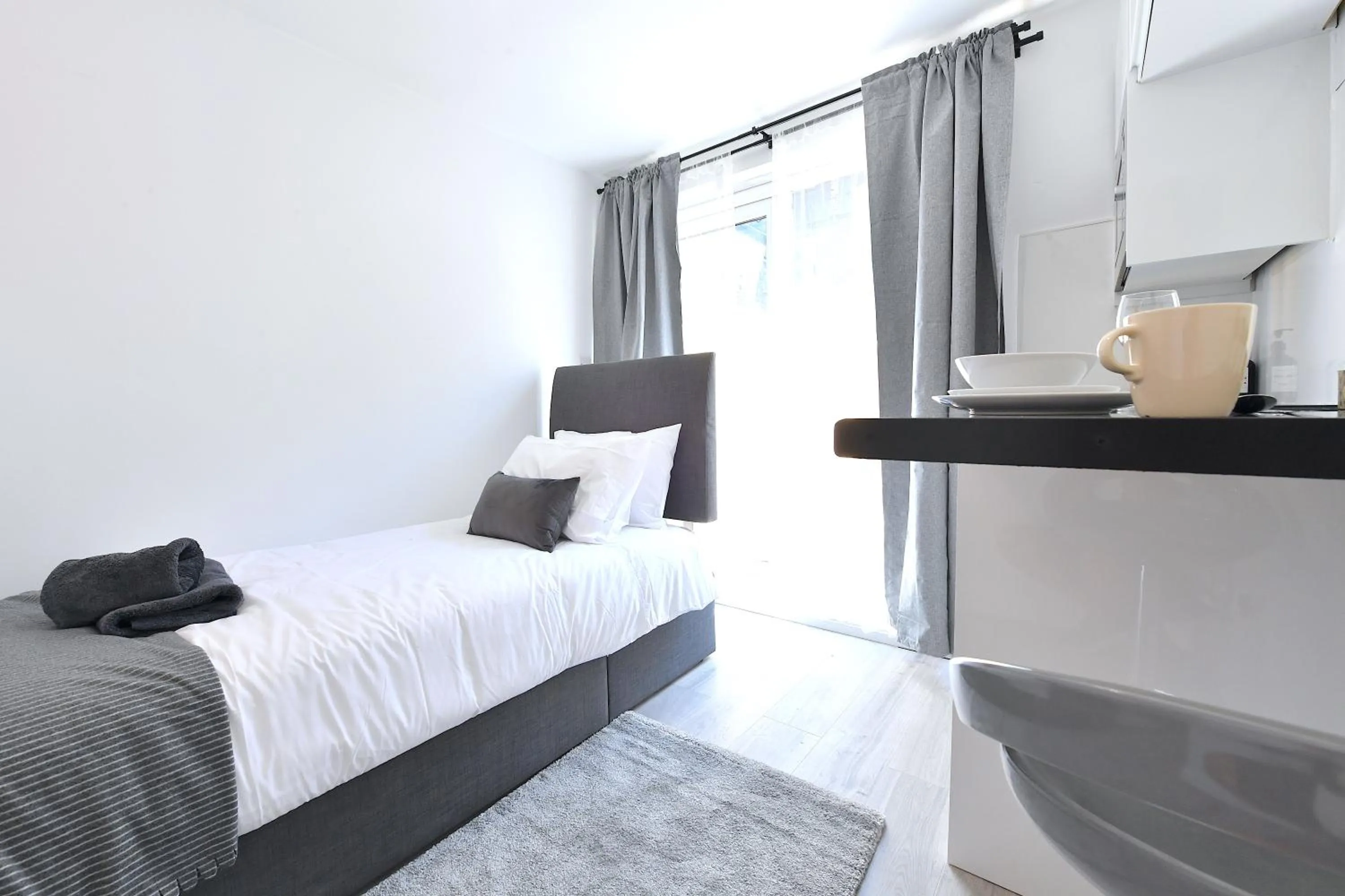 Bed in Stylish Studios by Luxestays Fulham
