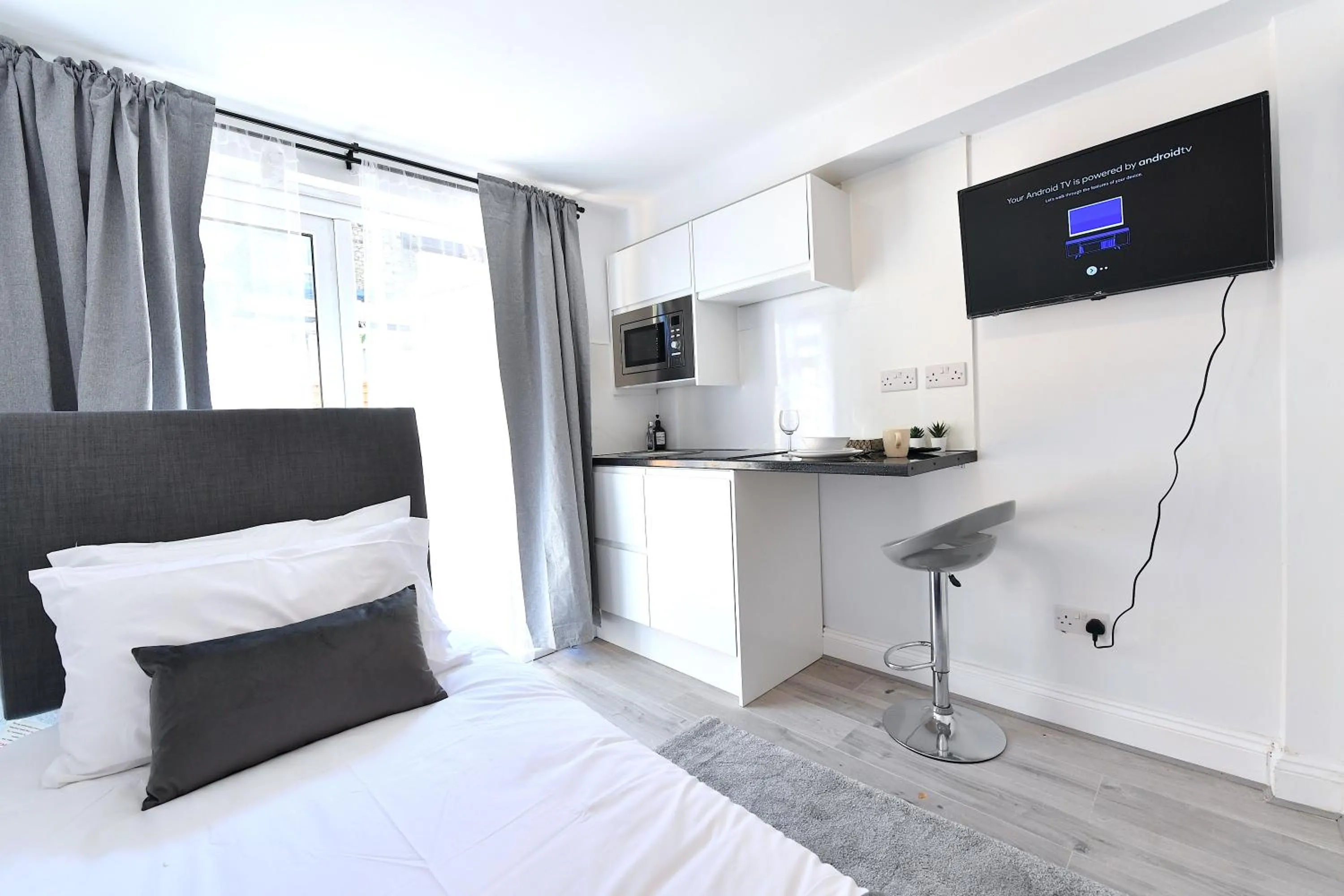 Bed in Stylish Studios by Luxestays Fulham