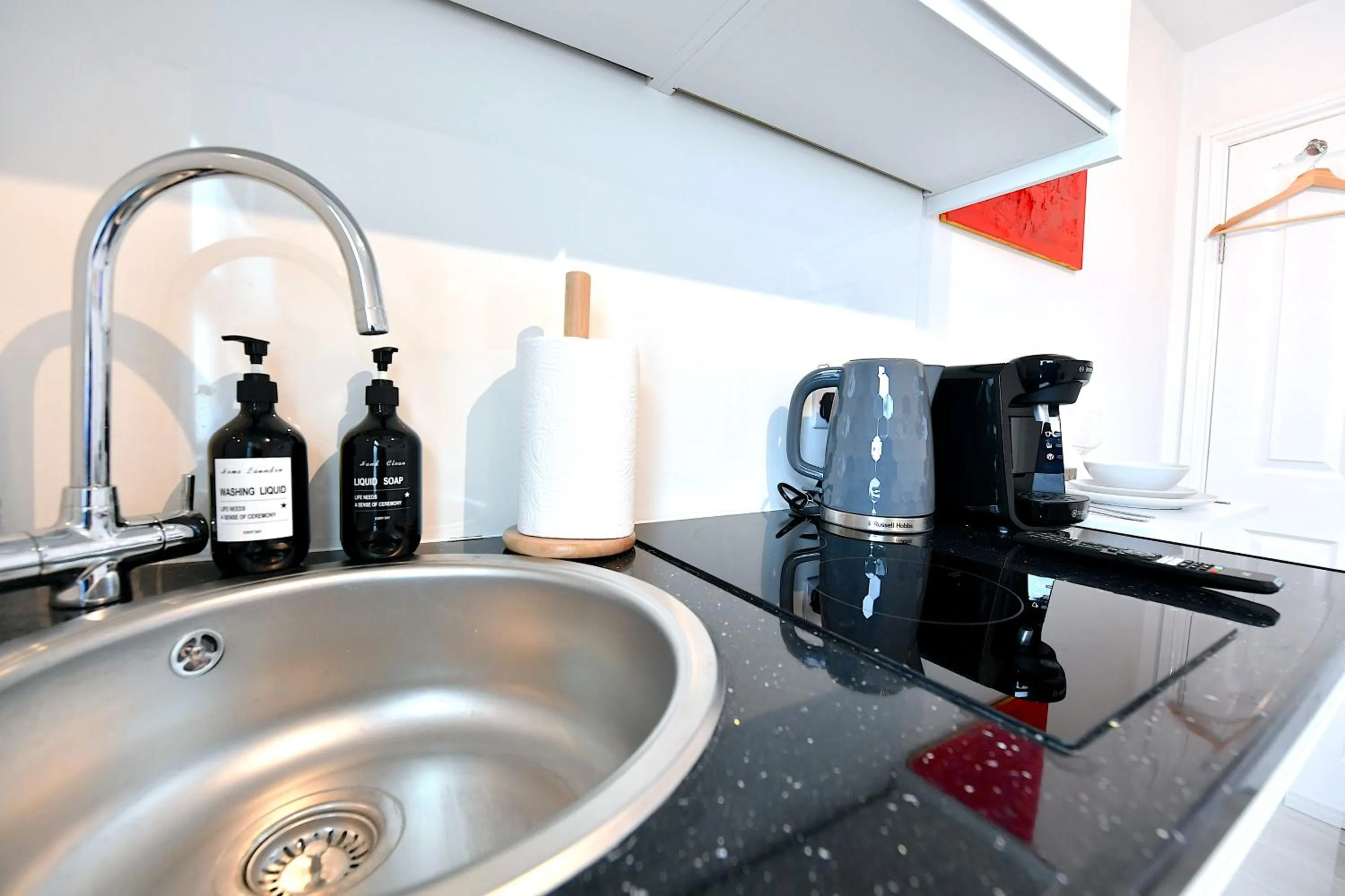 Kitchen or kitchenette in Stylish Studios by Luxestays Fulham