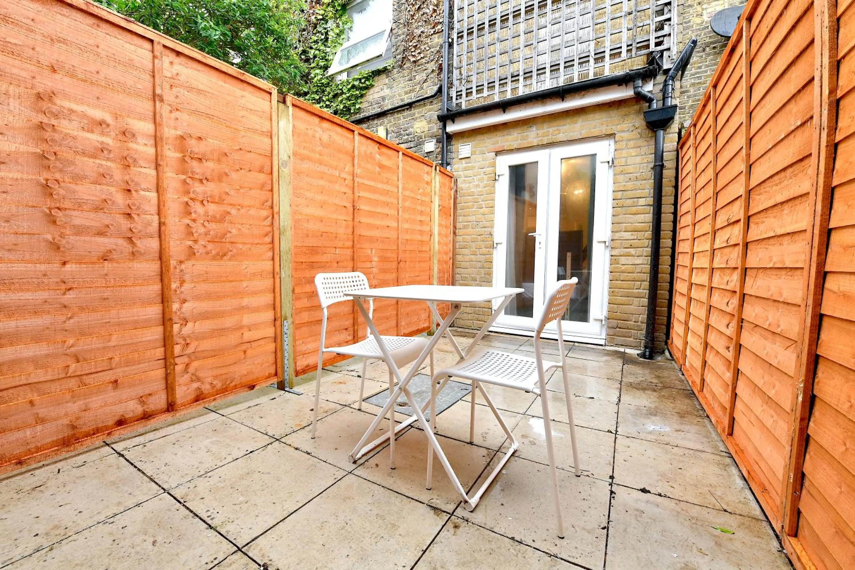 Patio in Stylish Studios by Luxestays Fulham