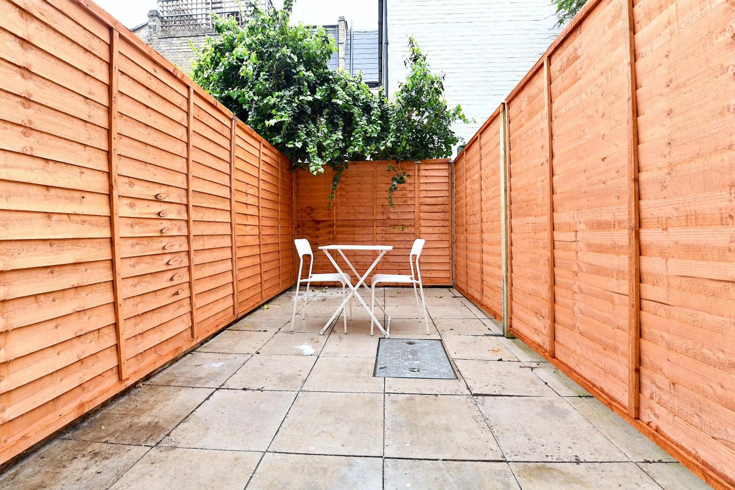 Patio in Stylish Studios by Luxestays Fulham