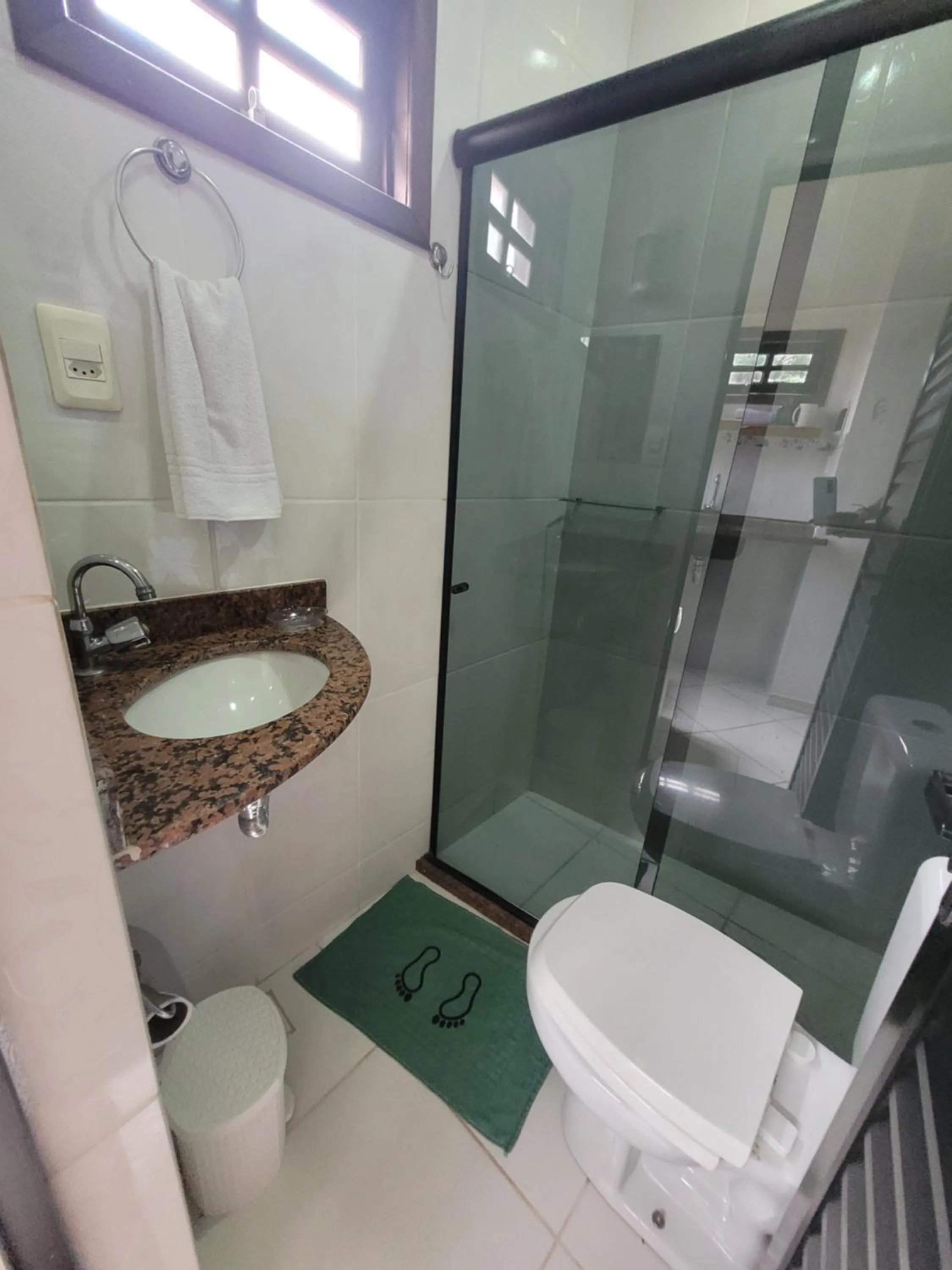 Bathroom in Santo Mirante Hostel