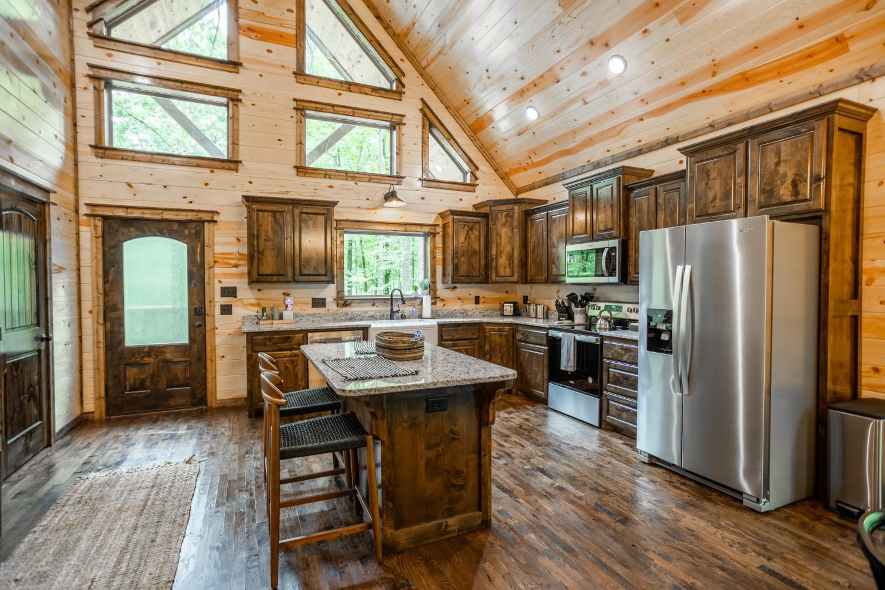 BRAND NEW! "The Roosevelt" Couples Cabin adjacent to National Forest