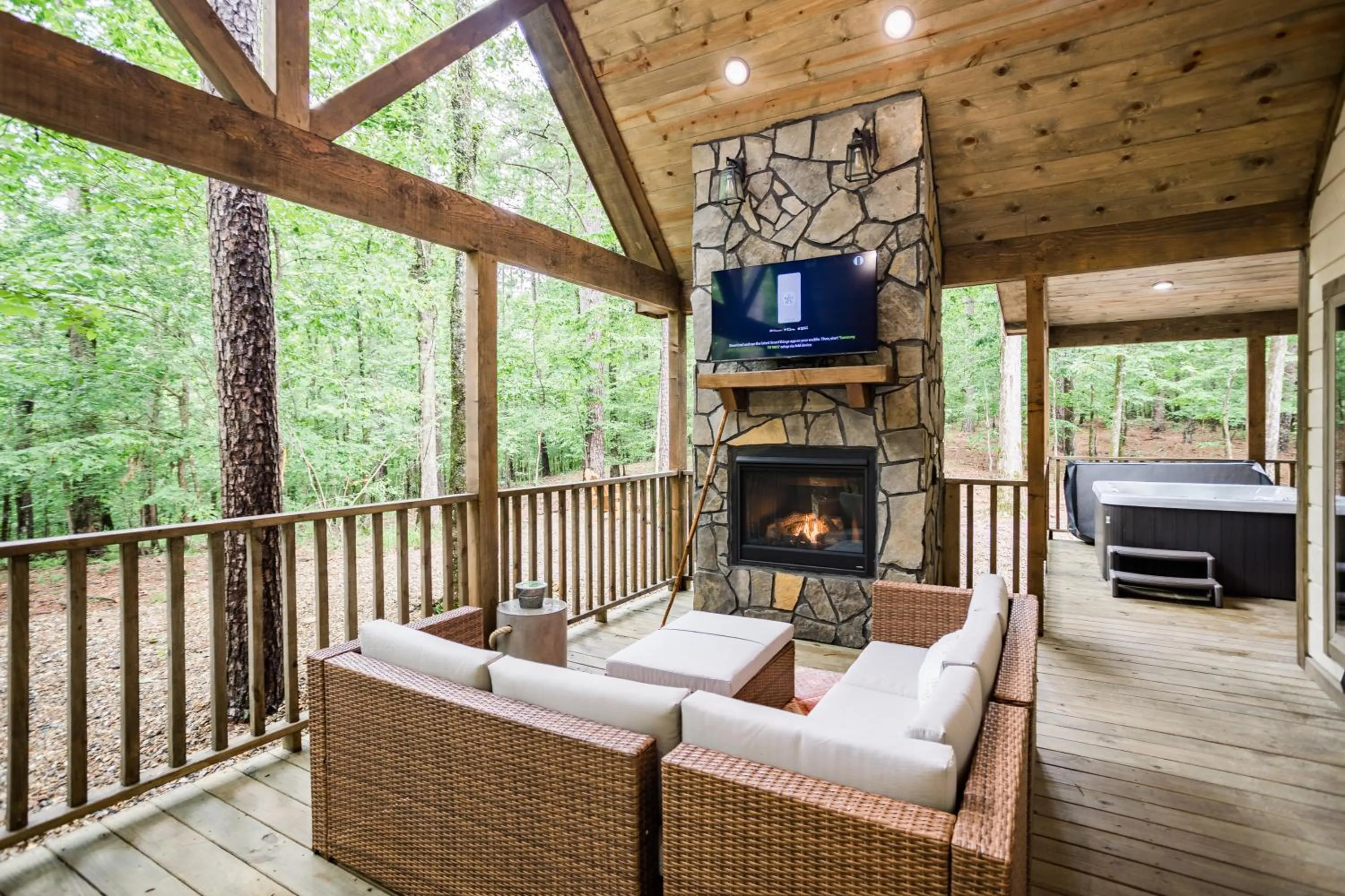 BRAND NEW! "The Roosevelt" Couples Cabin adjacent to National Forest