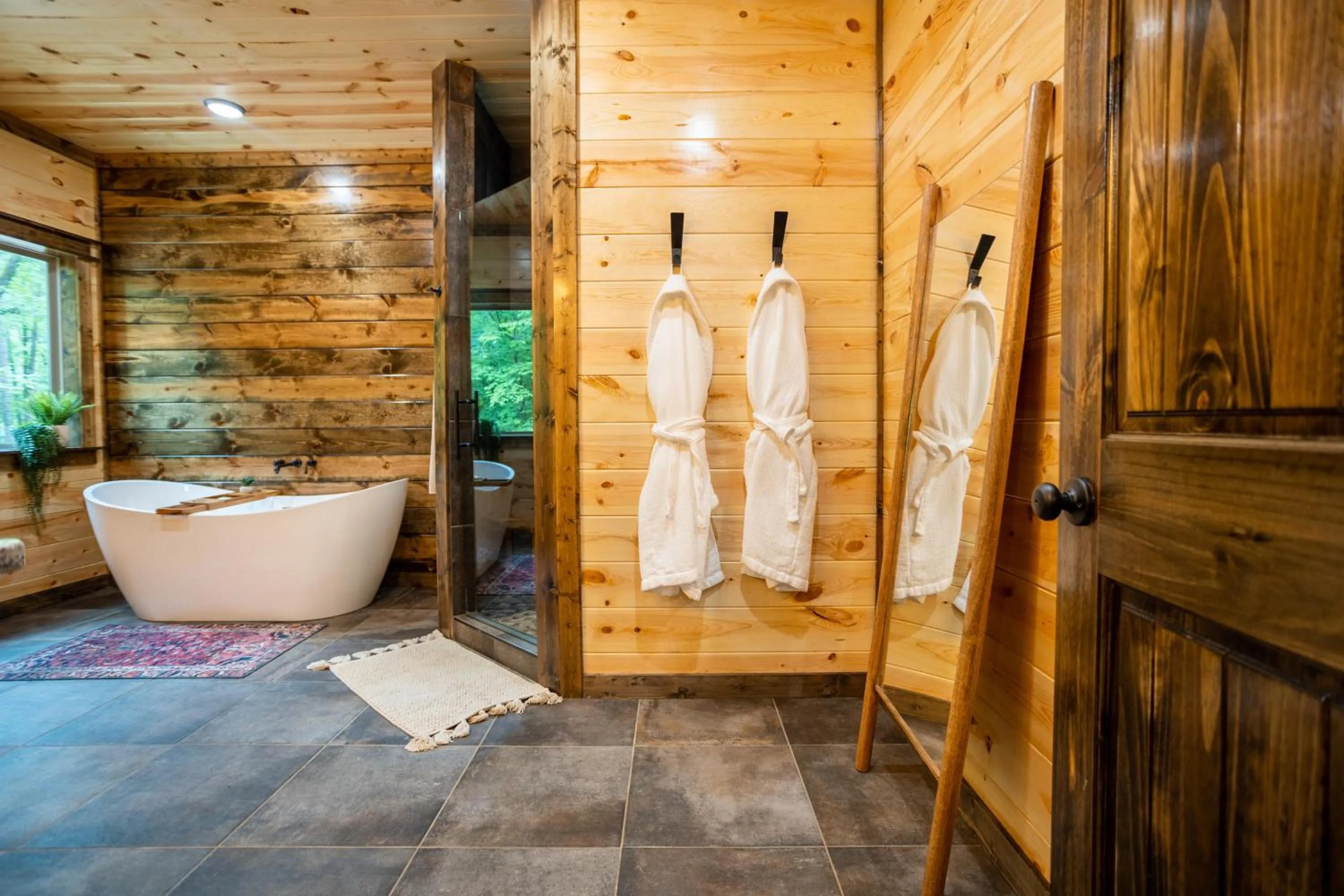 BRAND NEW! "The Roosevelt" Couples Cabin adjacent to National Forest