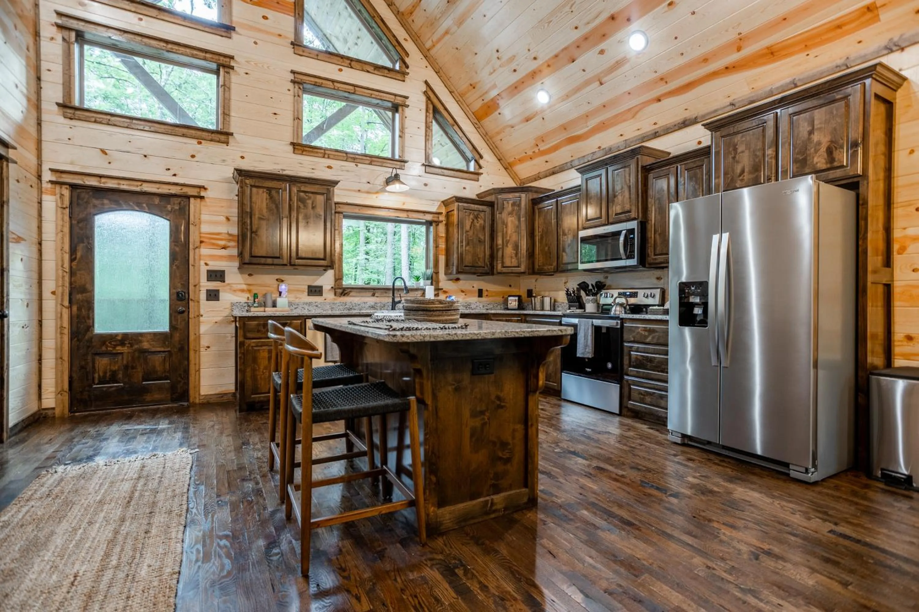 BRAND NEW! "The Roosevelt" Couples Cabin adjacent to National Forest
