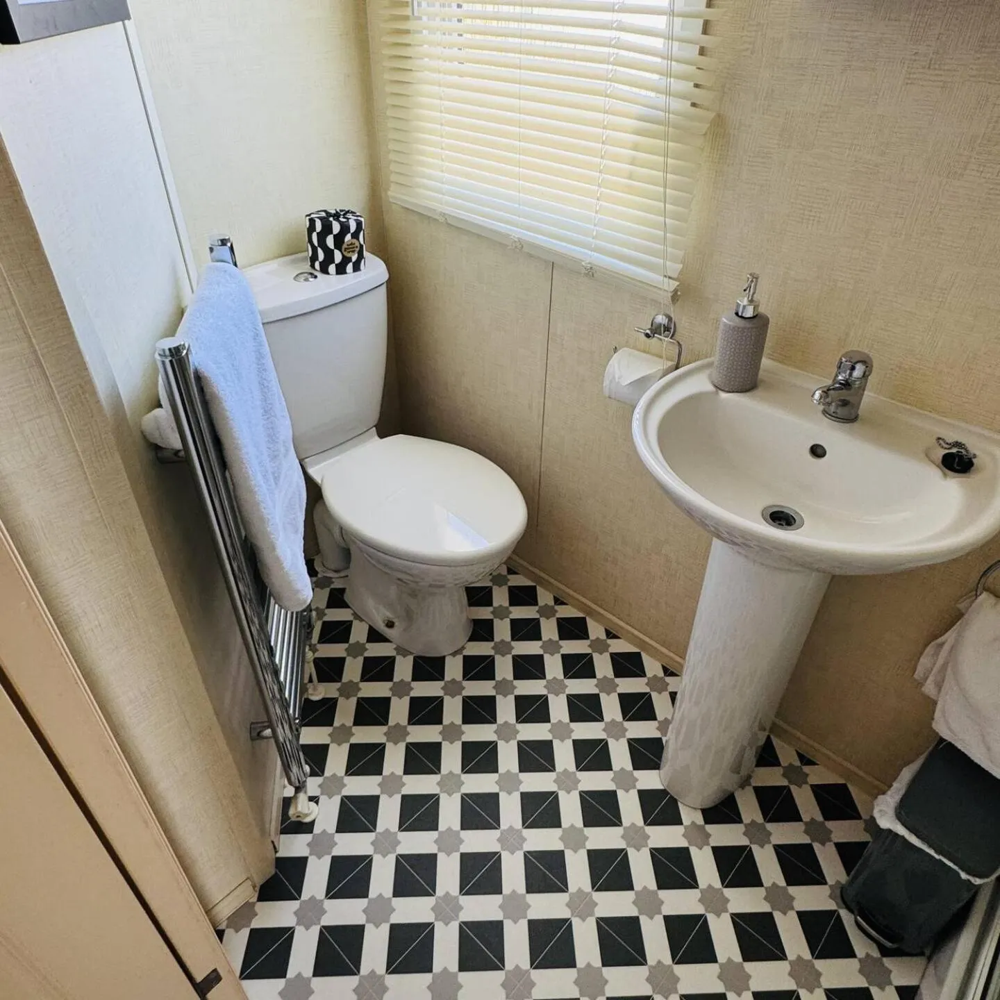 Shower in Summer Dreams Holiday Home Skegness