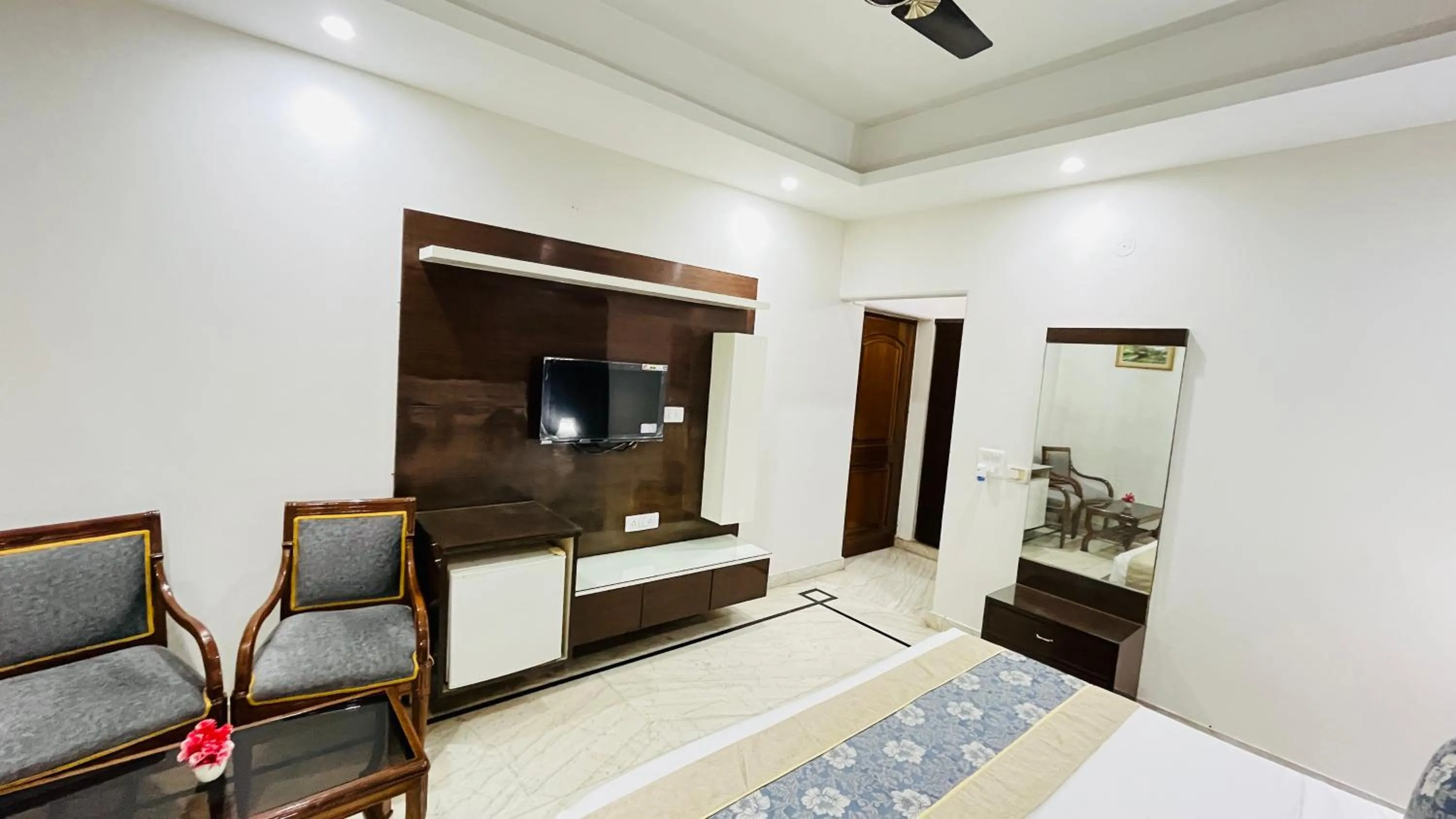 Communal lounge/ TV room in Hotel Starline Sector 28