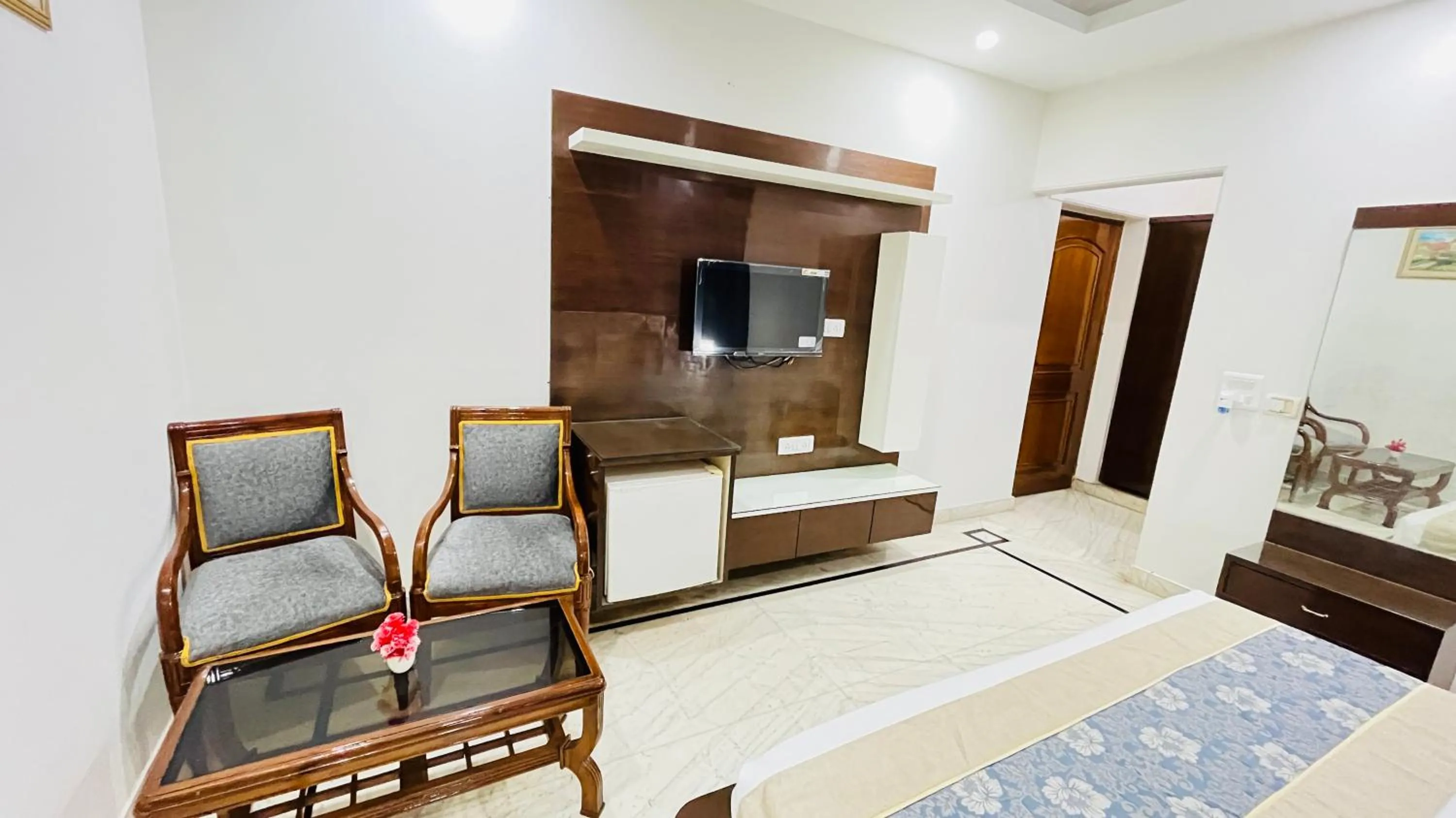 Communal lounge/ TV room in Hotel Starline Sector 28