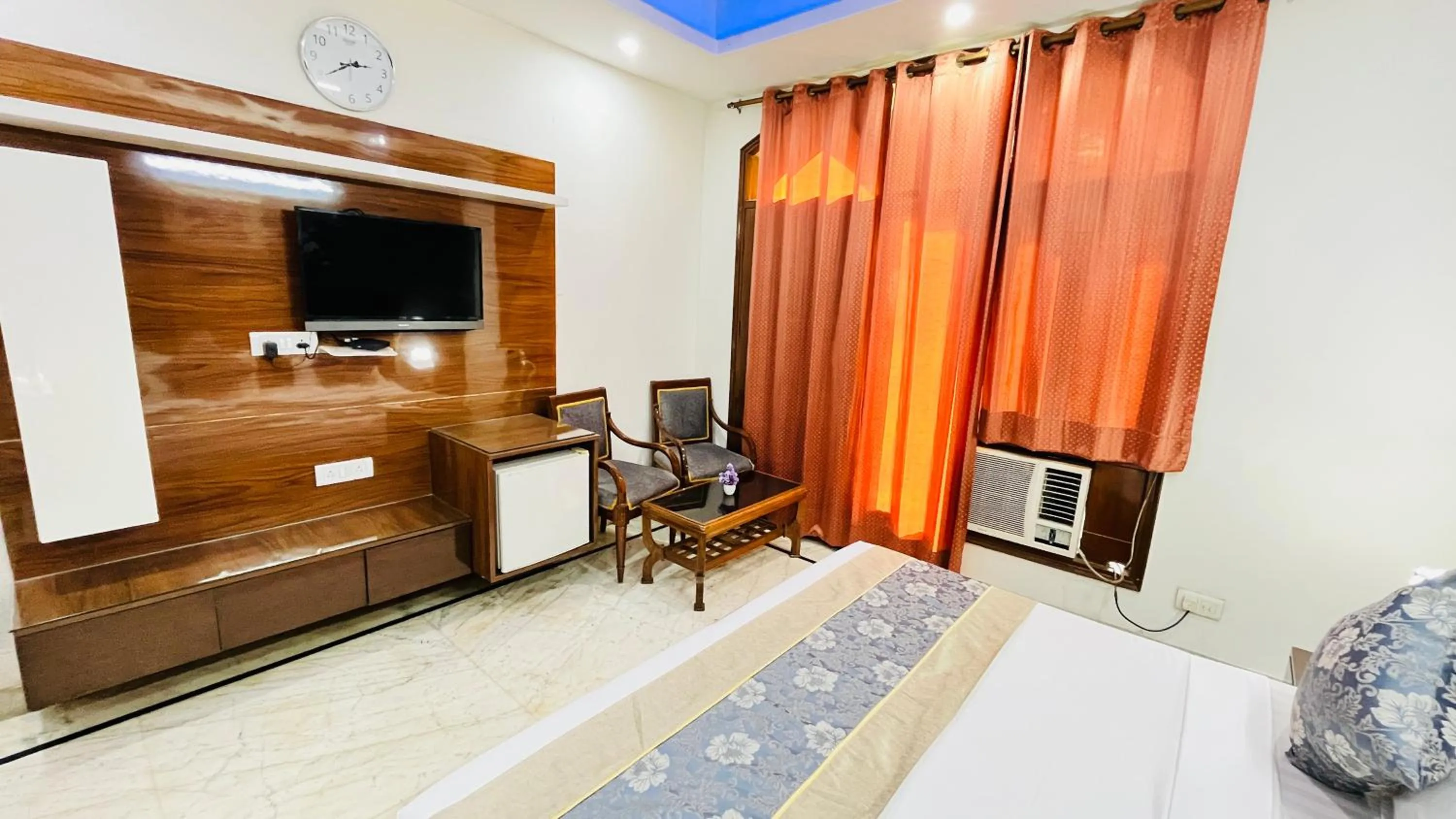 Bed in Hotel Starline Sector 28