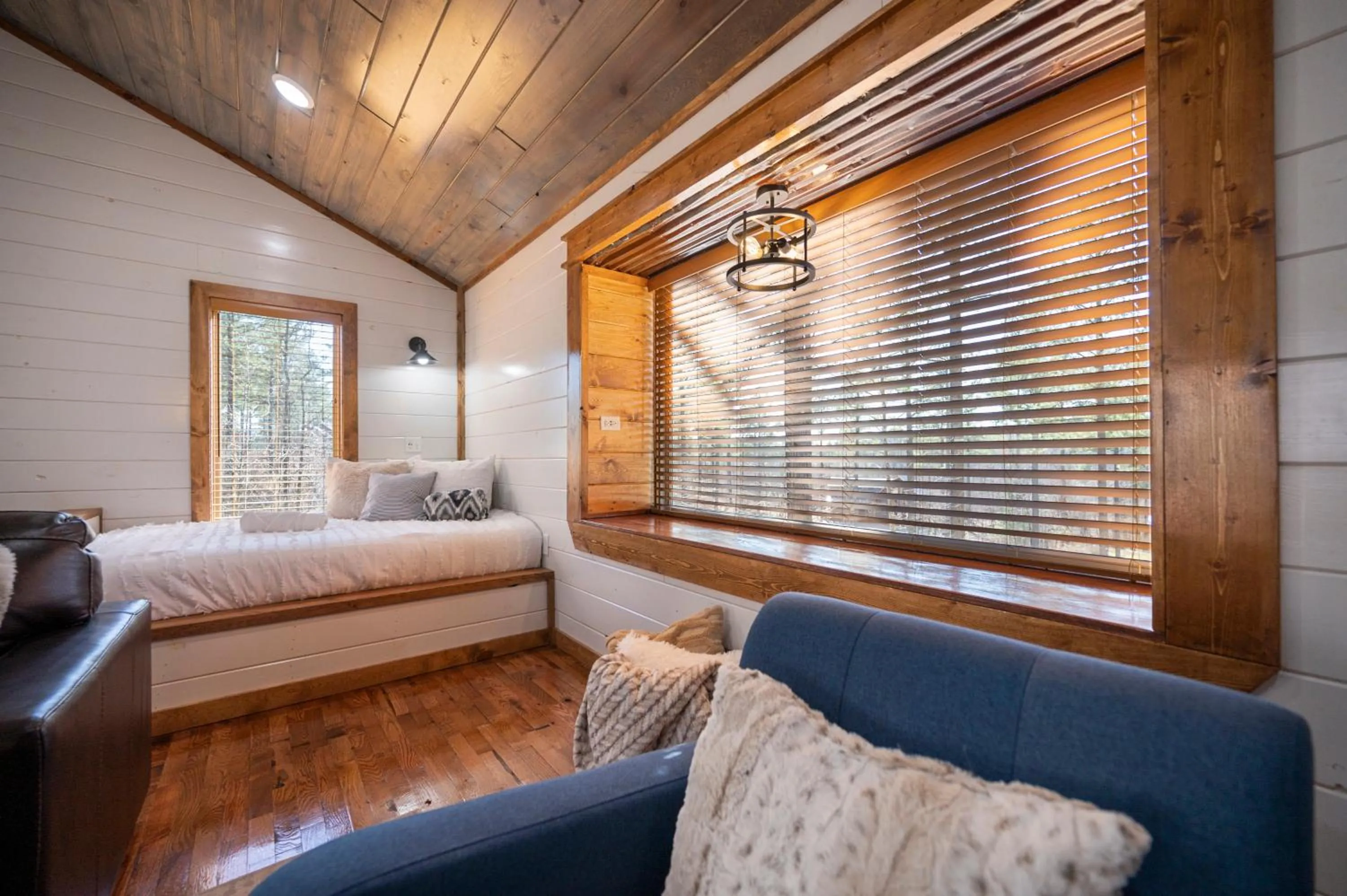 Bed in Brand New Sunrise Retreat 2 Bedroom Sleeps 8, 2 Decks, Hot Tub, Firepit