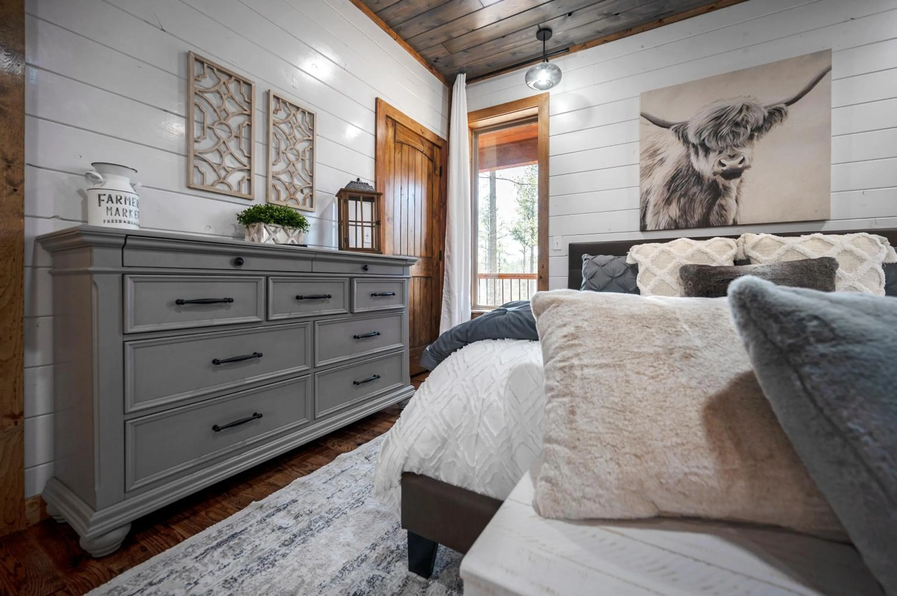 Bed in Brand New Sunrise Retreat 2 Bedroom Sleeps 8, 2 Decks, Hot Tub, Firepit