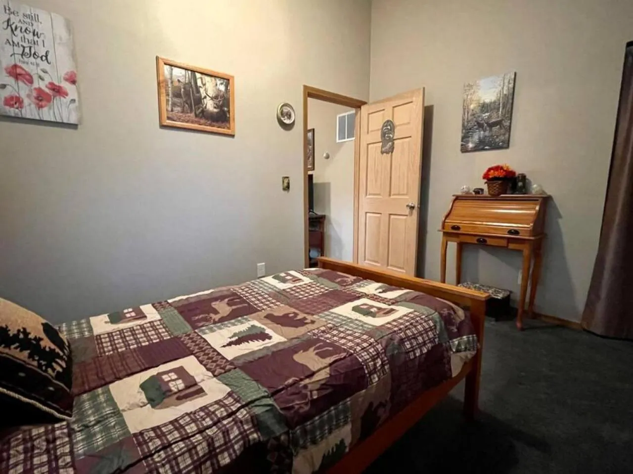 Bed in Cozy Cottage near Cook Forest Park, ANF