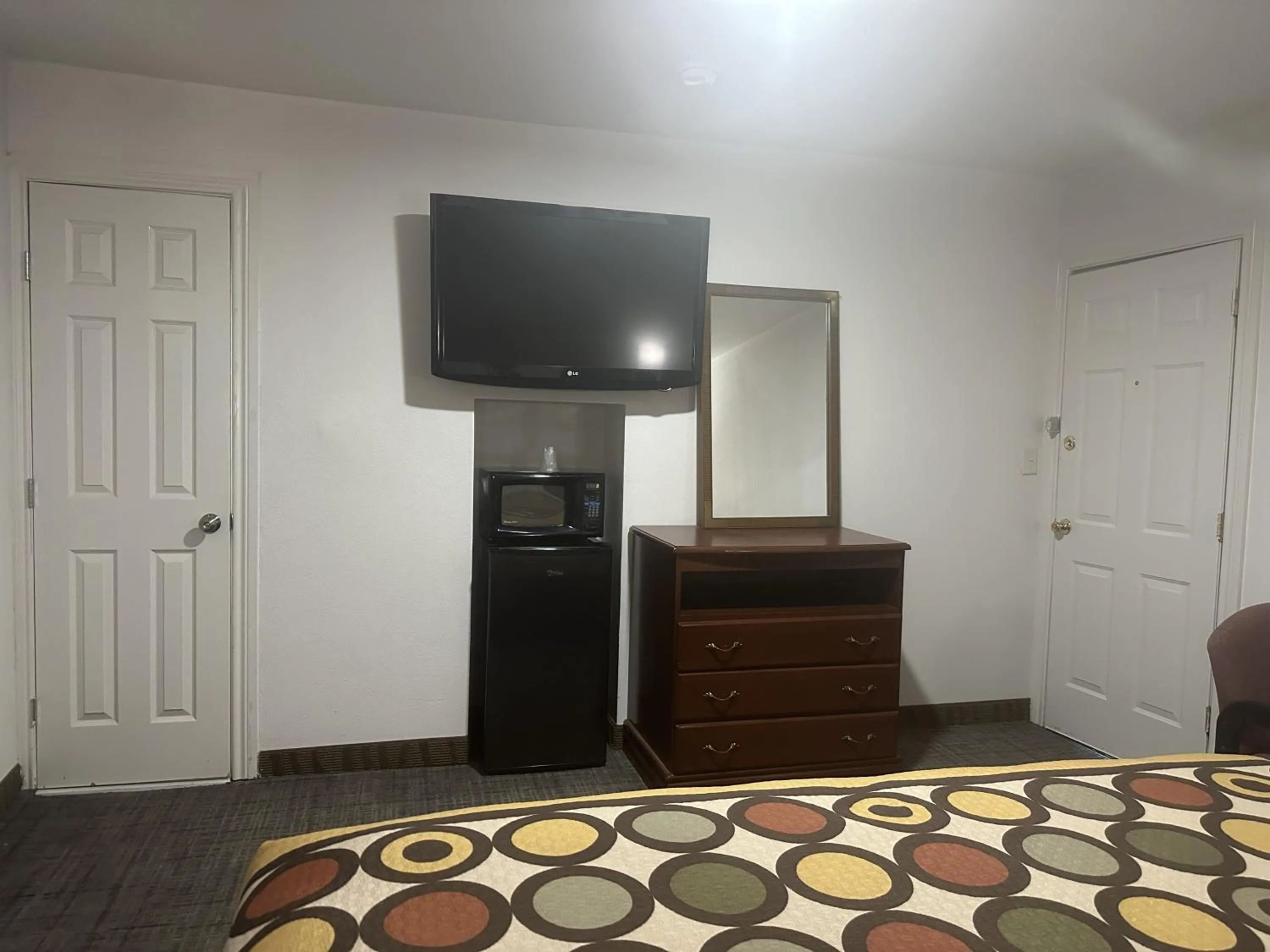 TV and multimedia, Bed in Llano Motel