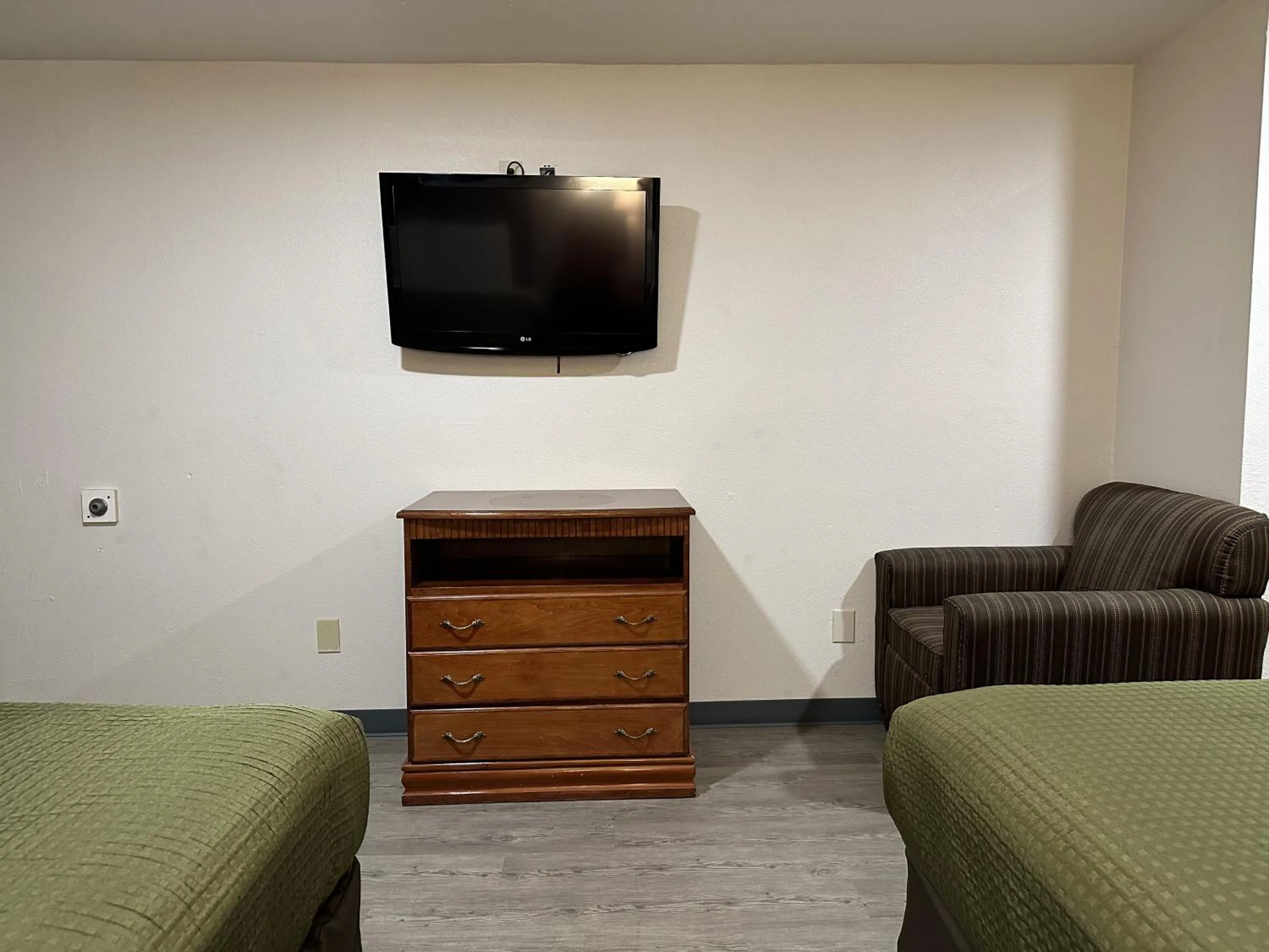 TV and multimedia in Llano Motel