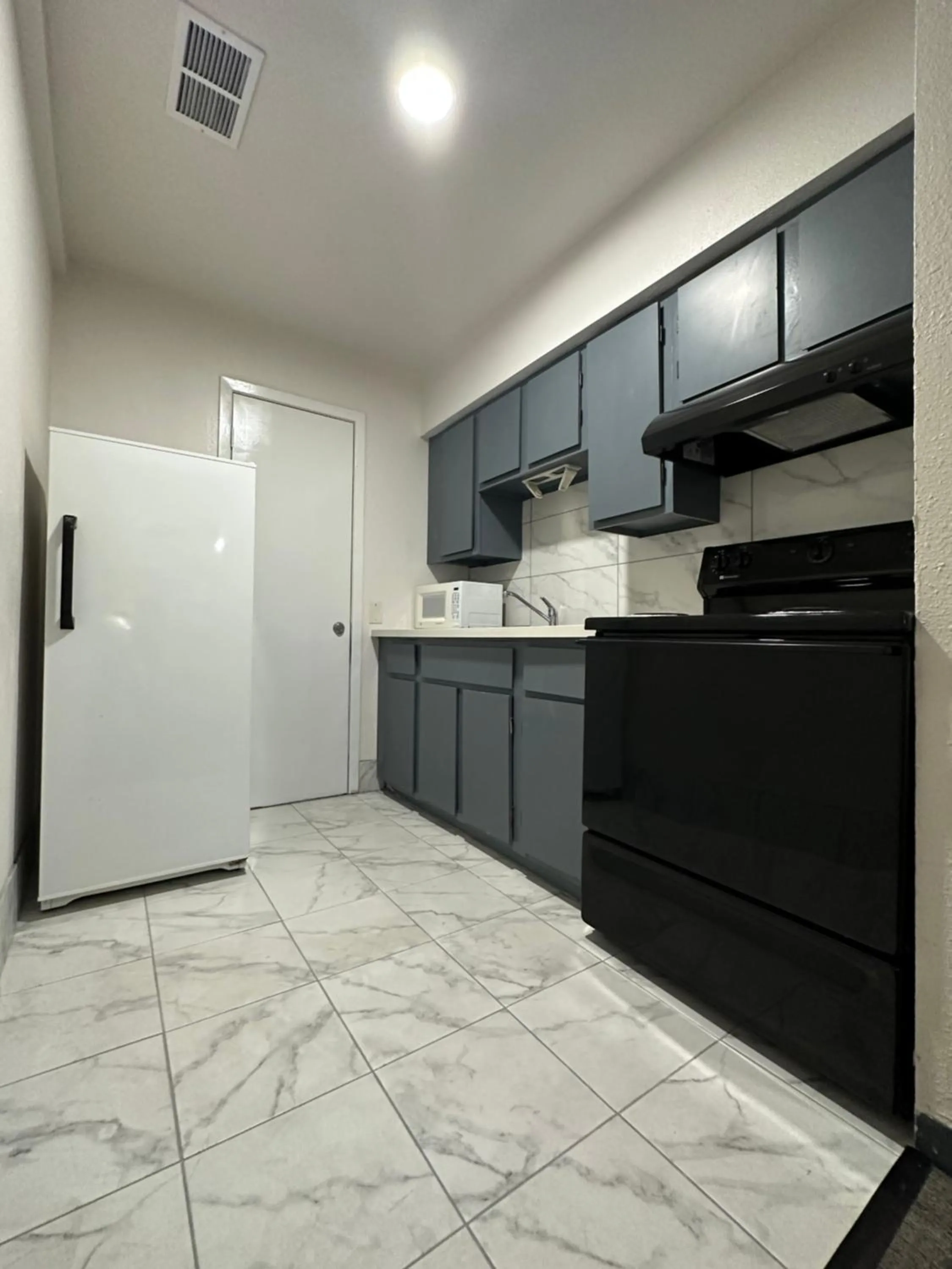 kitchen in Llano Motel