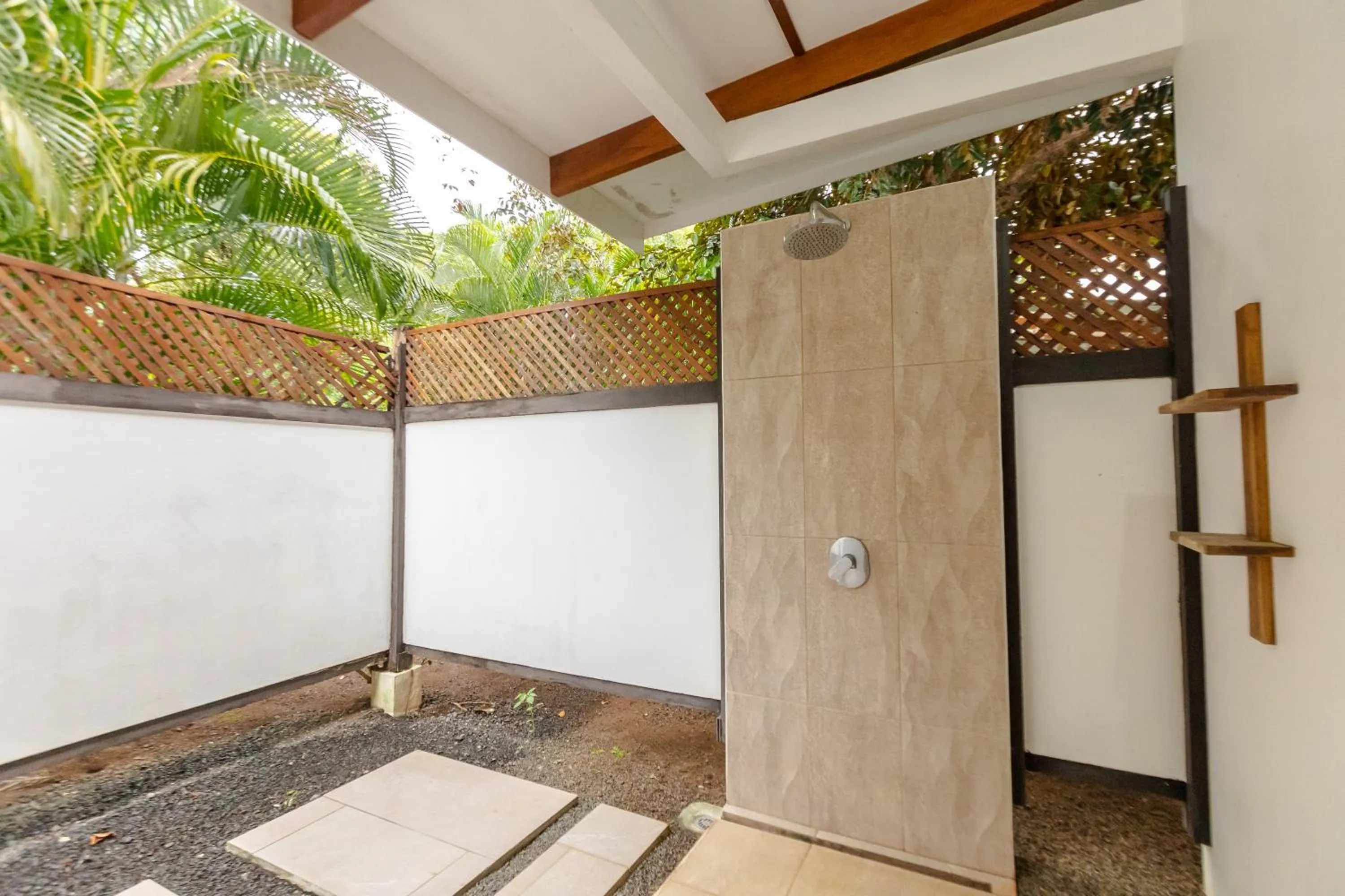 Shower in Salvatierra Beachfront Hotel
