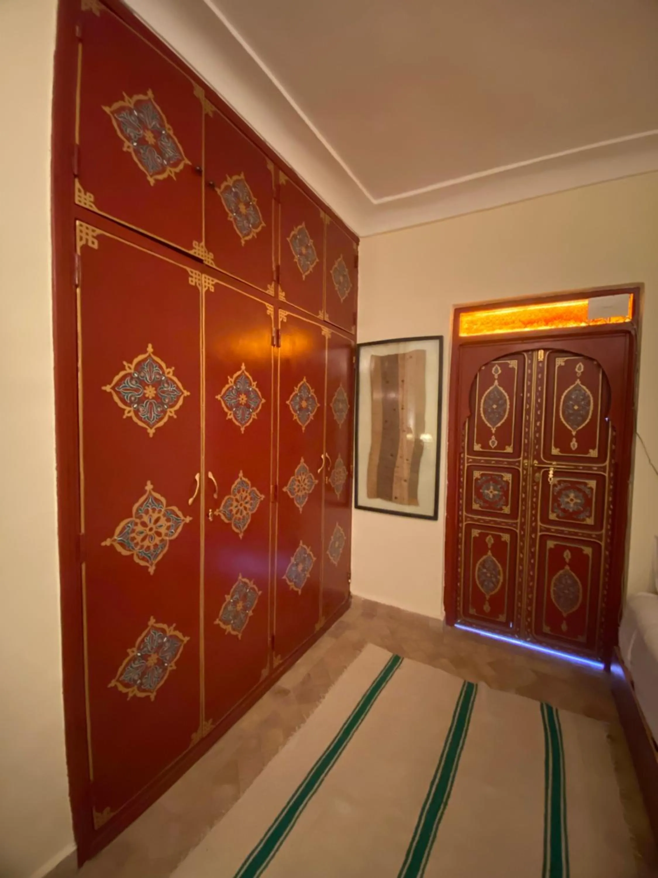 wardrobe in Riad Dar Teranga Hotel & Spa