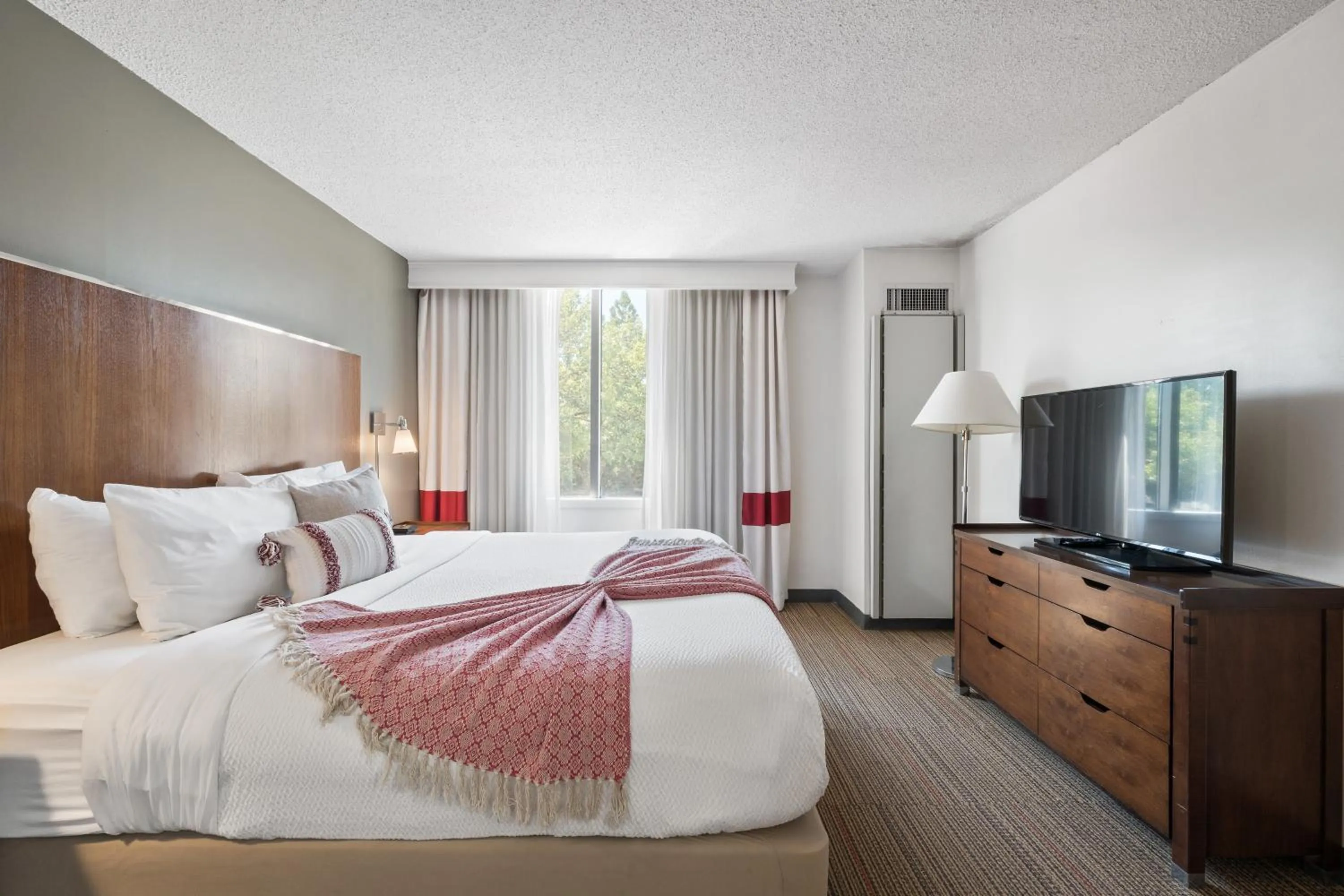 Bed in 315 LoSo Hotel Airport