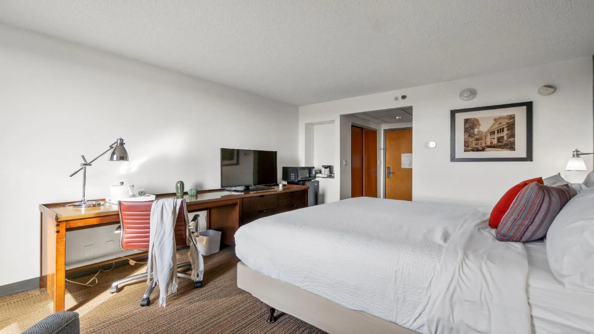 Bed in 315 LoSo Hotel Airport