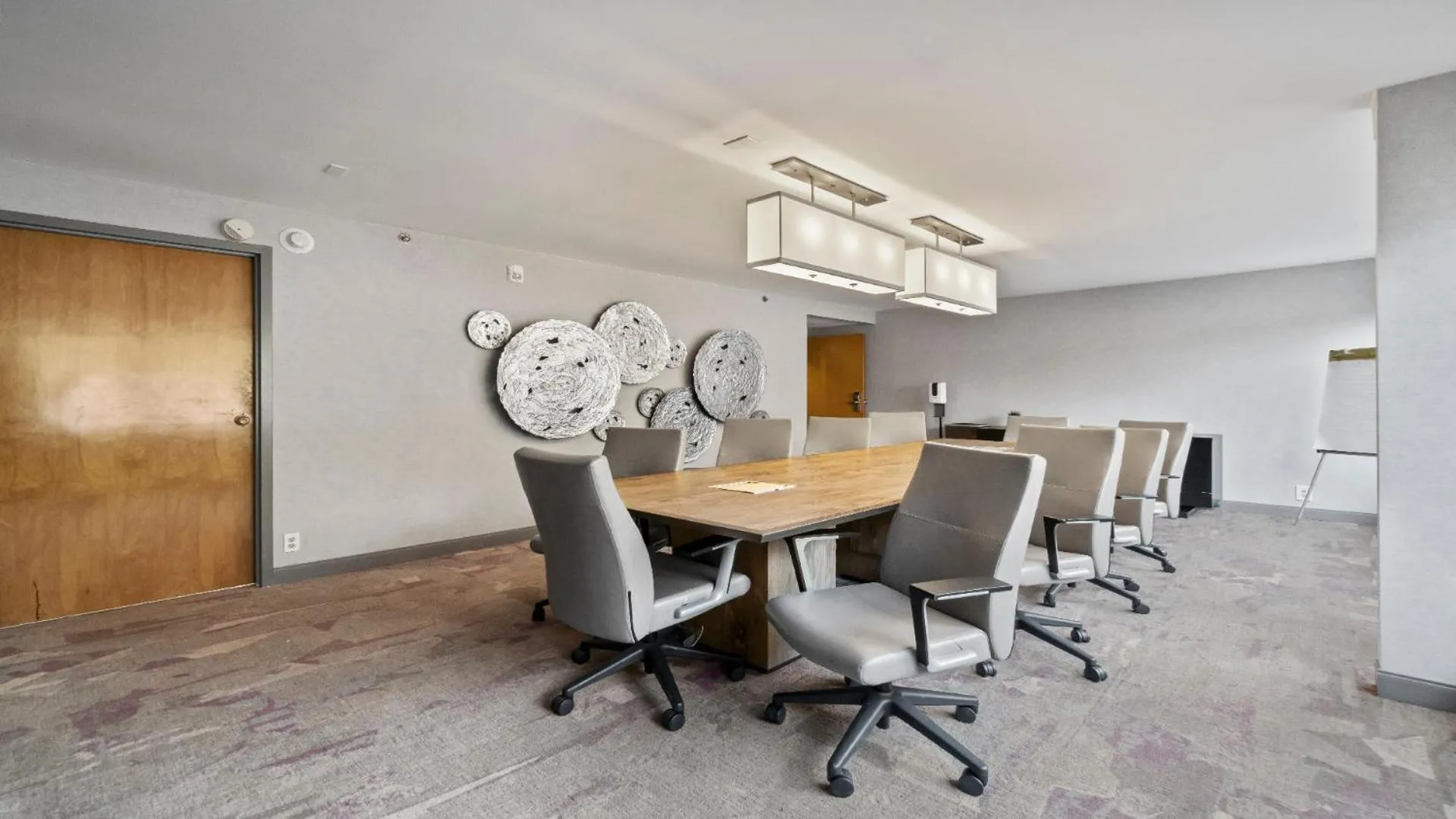 315 LoSo Hotel Airport