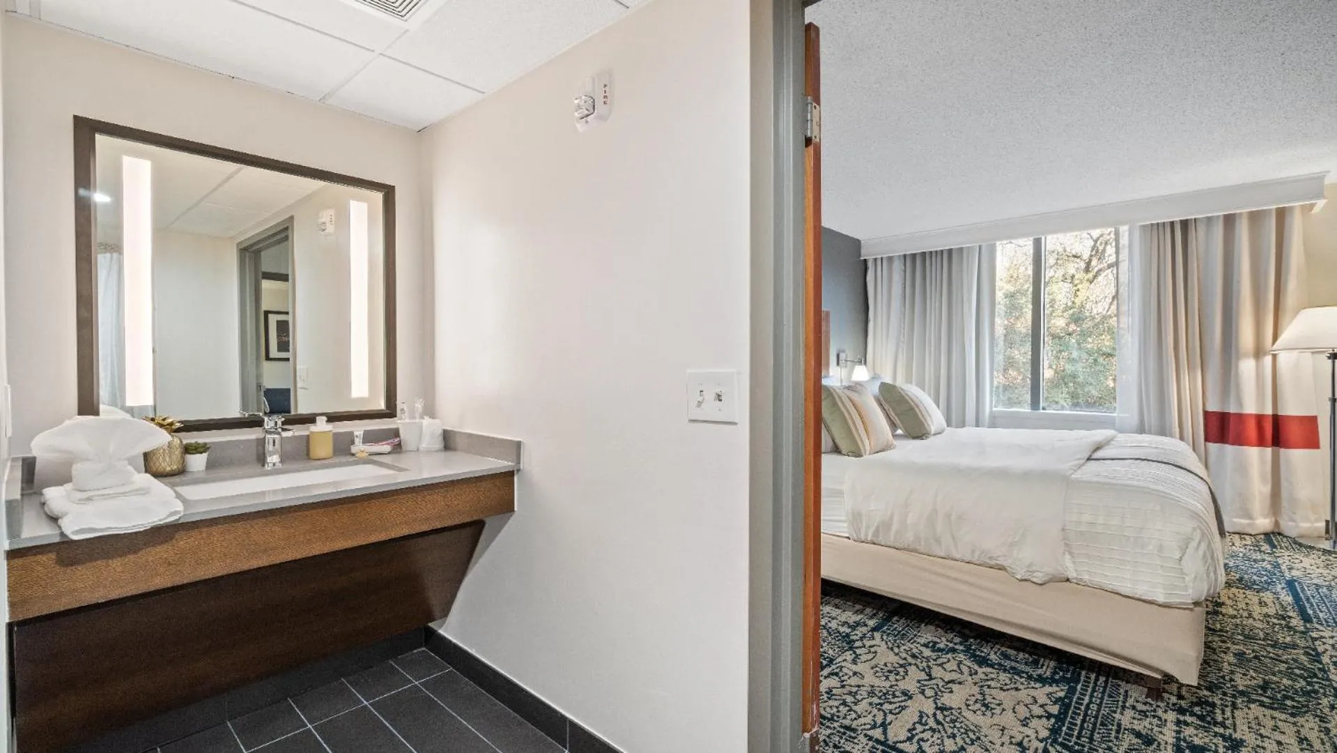 Bed in 315 LoSo Hotel Airport