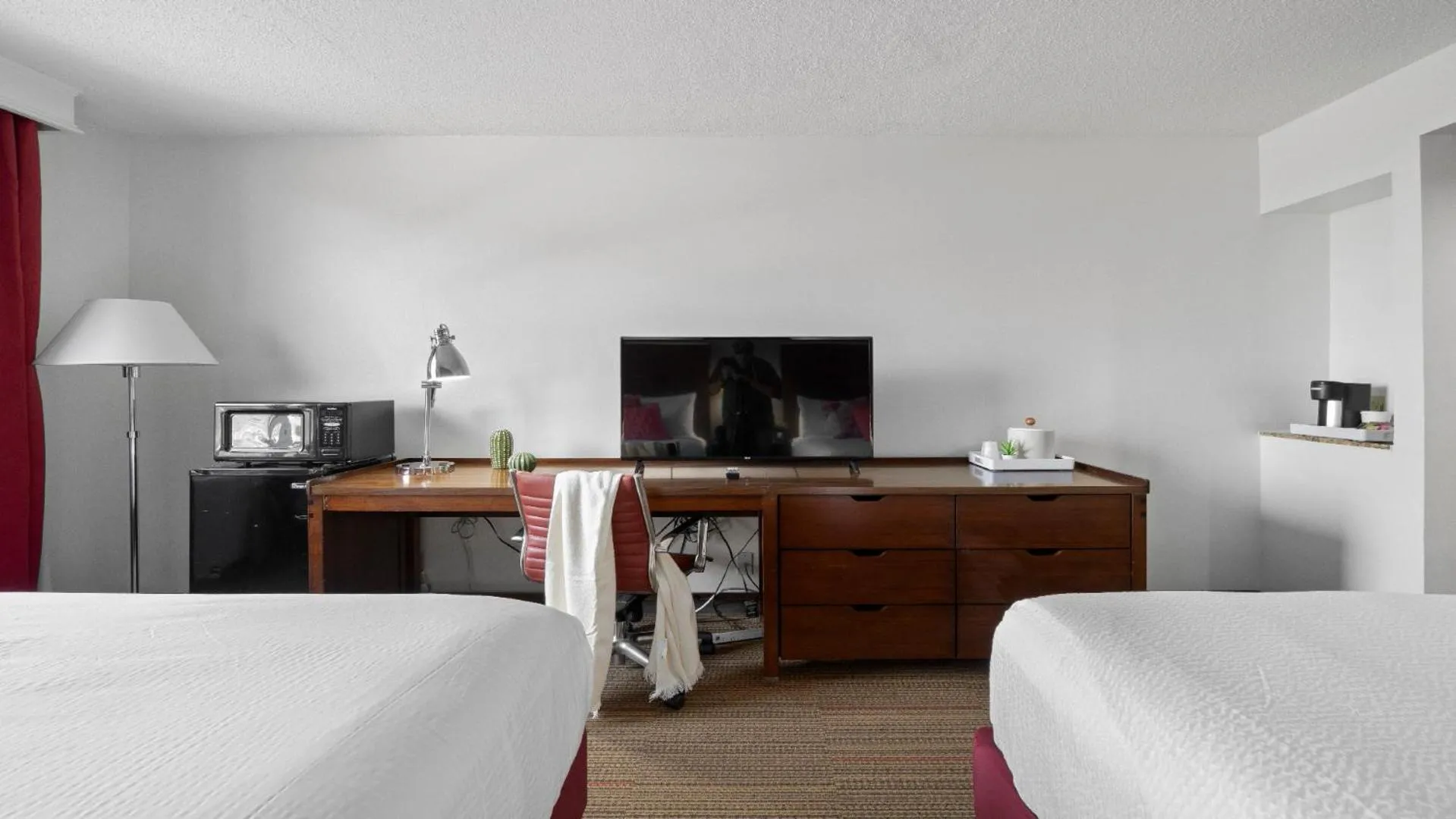 Bed in 315 LoSo Hotel Airport