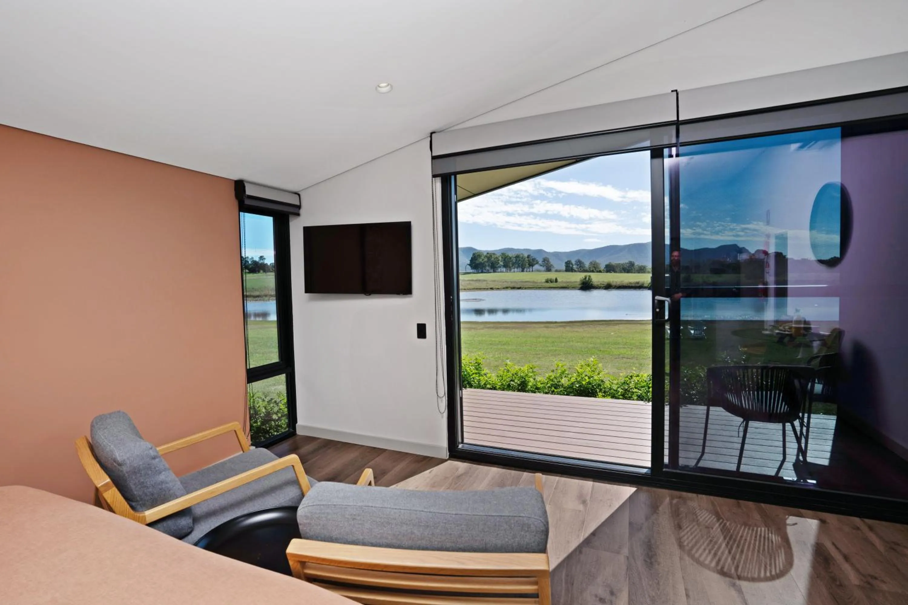 Lake view in The Lane Retreat