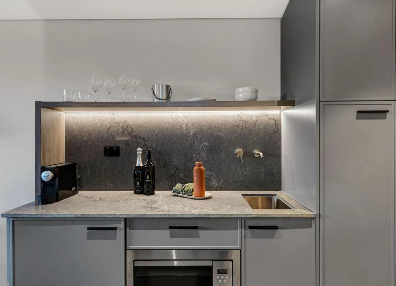 Kitchen or kitchenette in The Lane Retreat