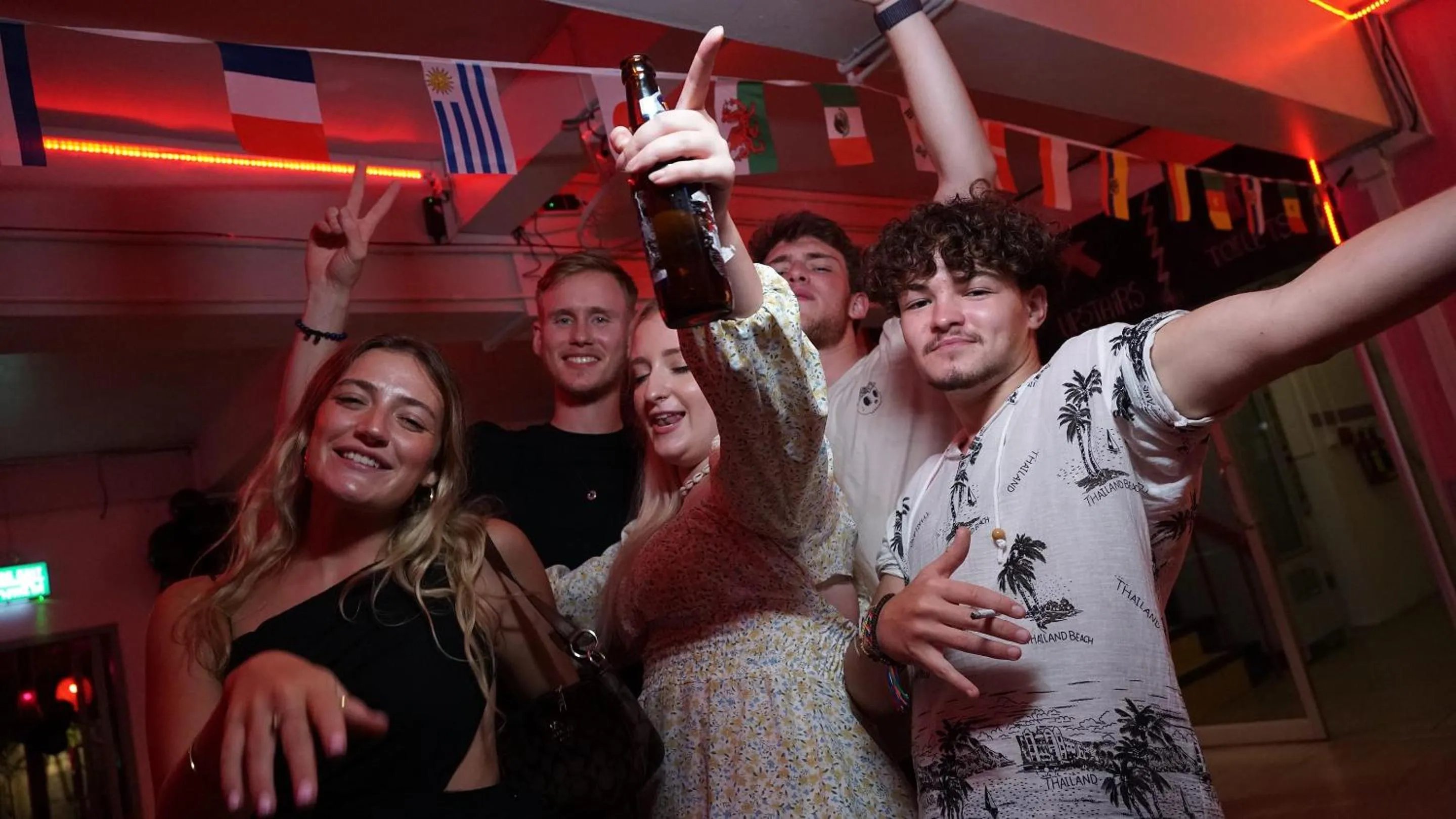 People in Bodega Koh Phi Phi