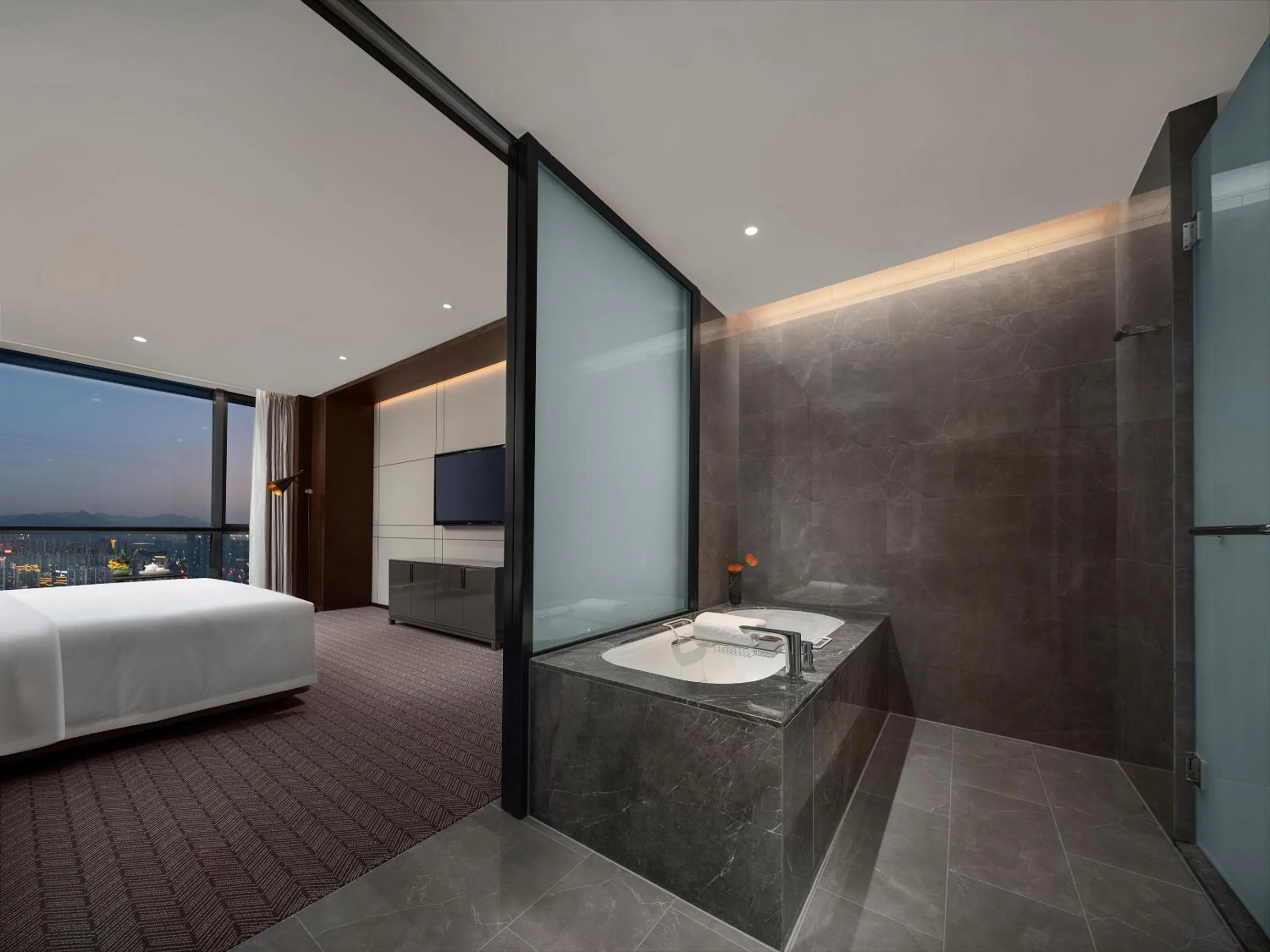 Bath, Bed in Grand New Century Hotel Wenzhou