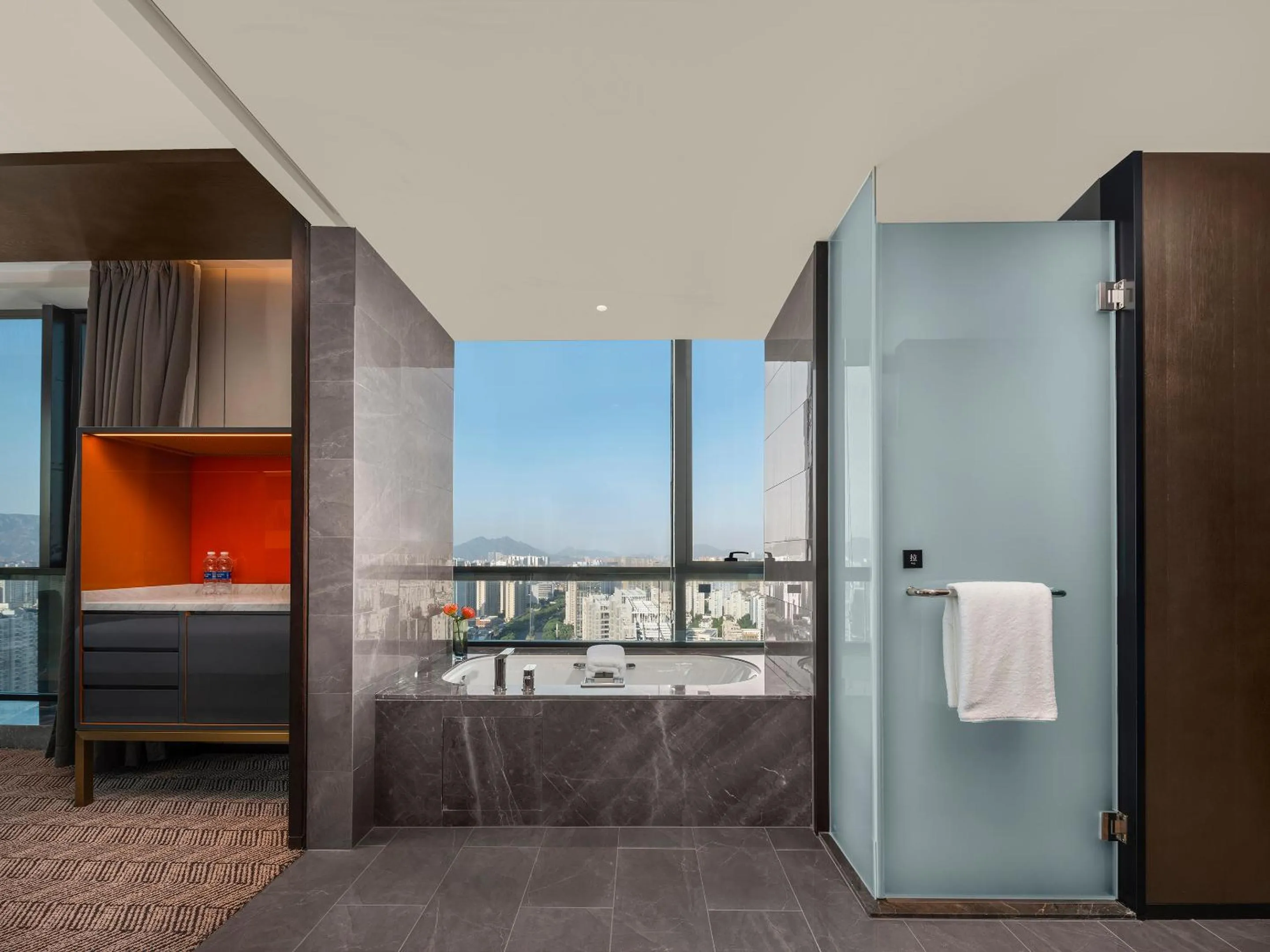 Bath, Bed in Grand New Century Hotel Wenzhou