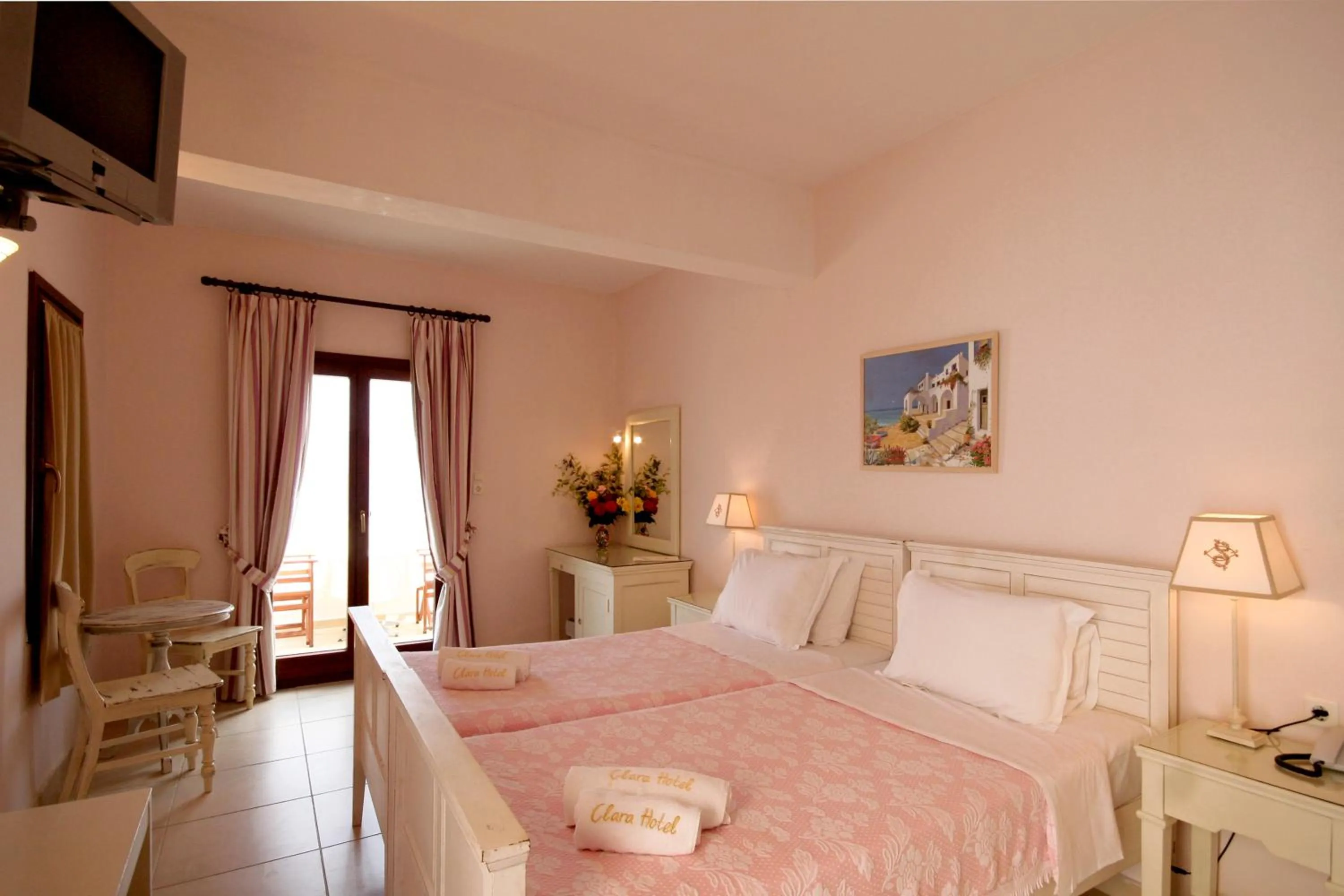 Photo of the whole room, Bed in Clara Resort