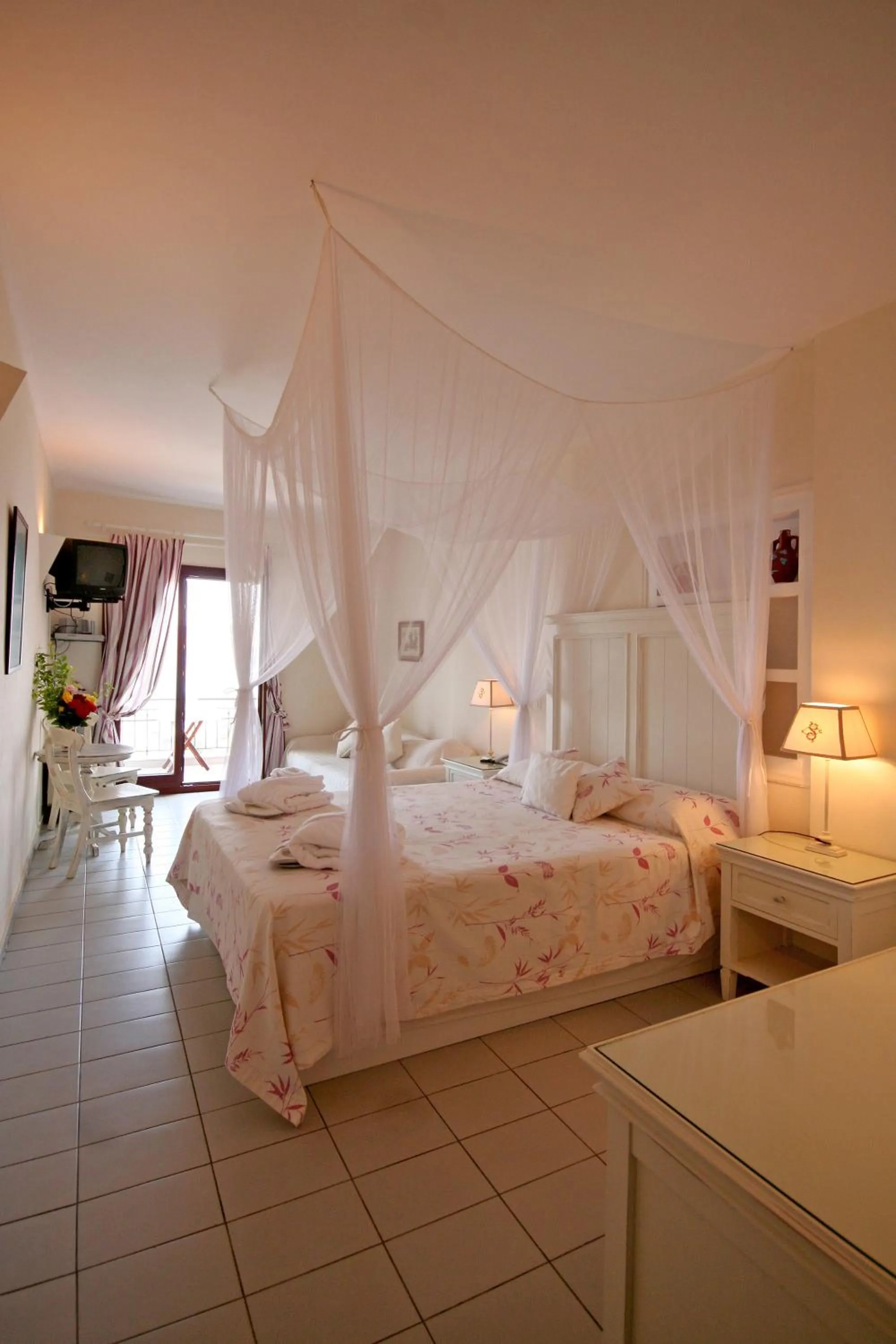 Photo of the whole room, Bed in Clara Resort