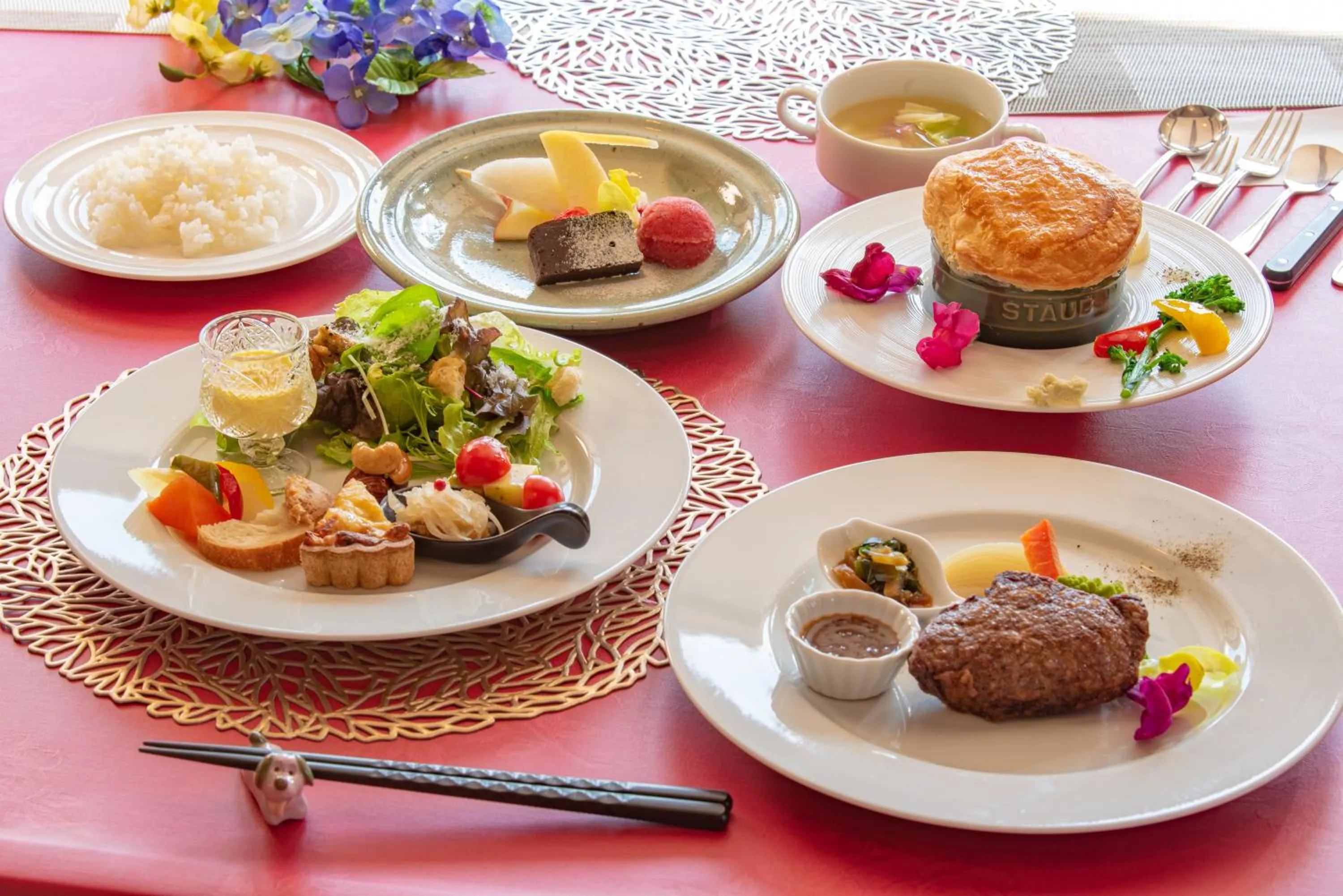 Lake side inn Beehive