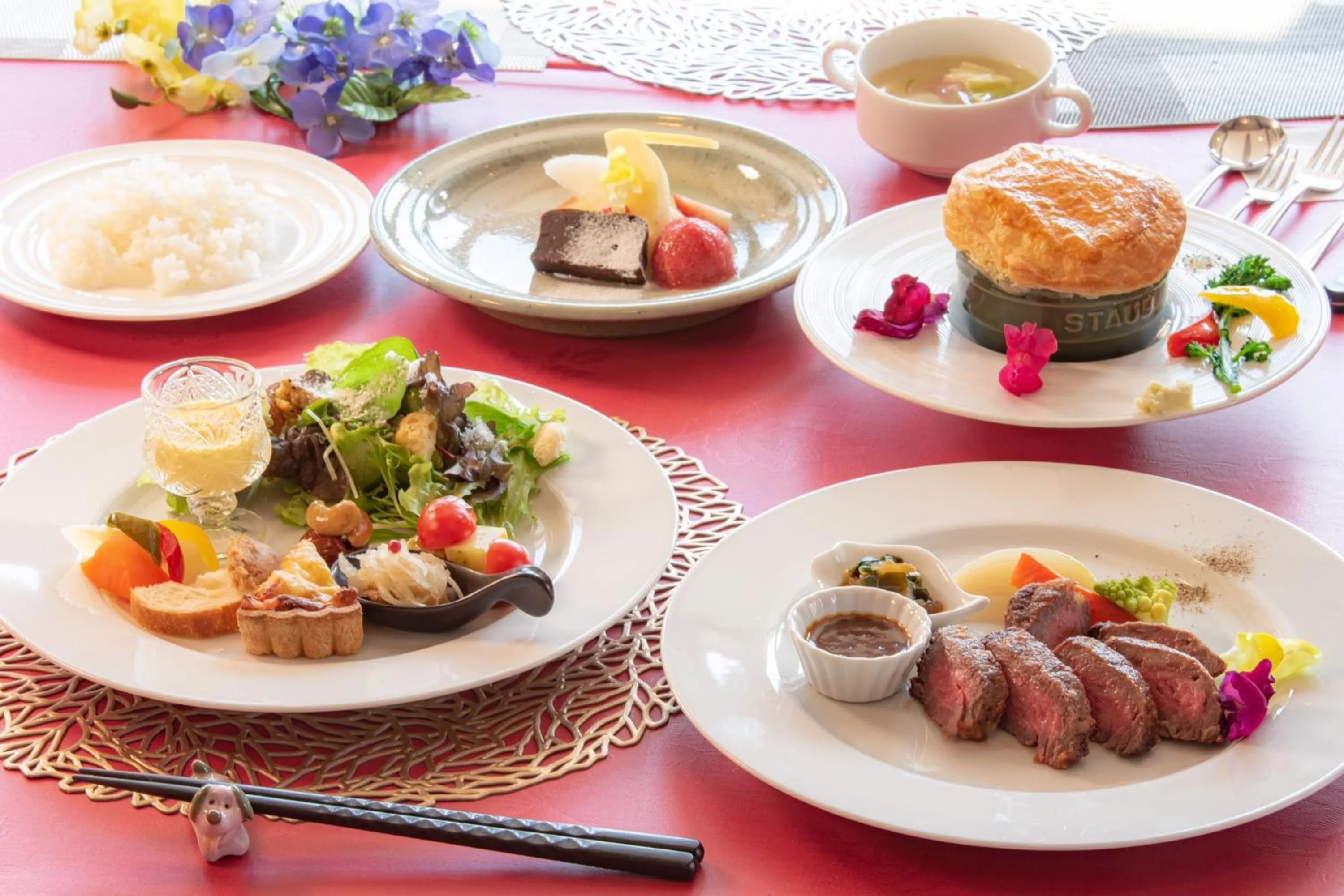 Lake side inn Beehive