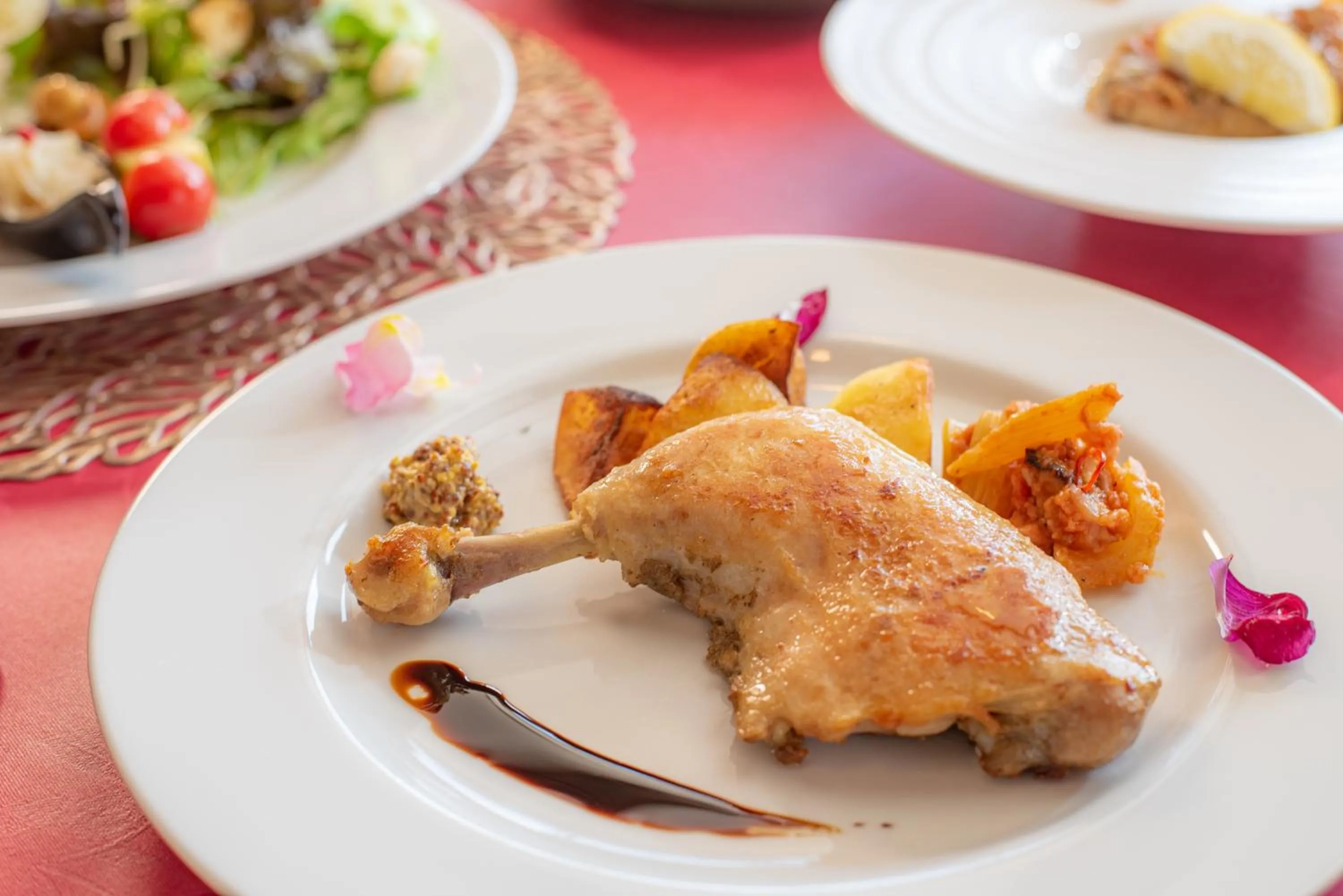 Lake side inn Beehive