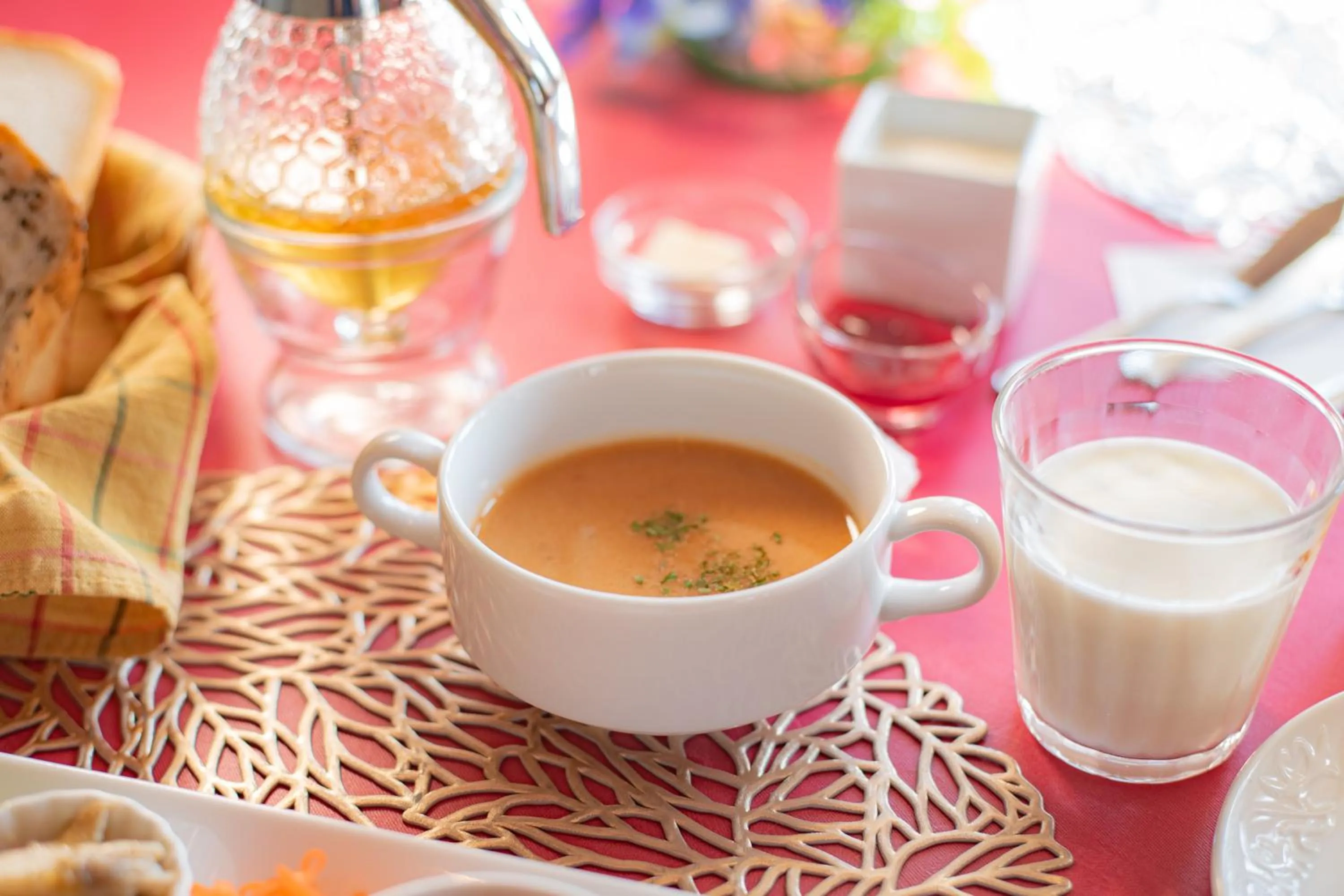 Lake side inn Beehive