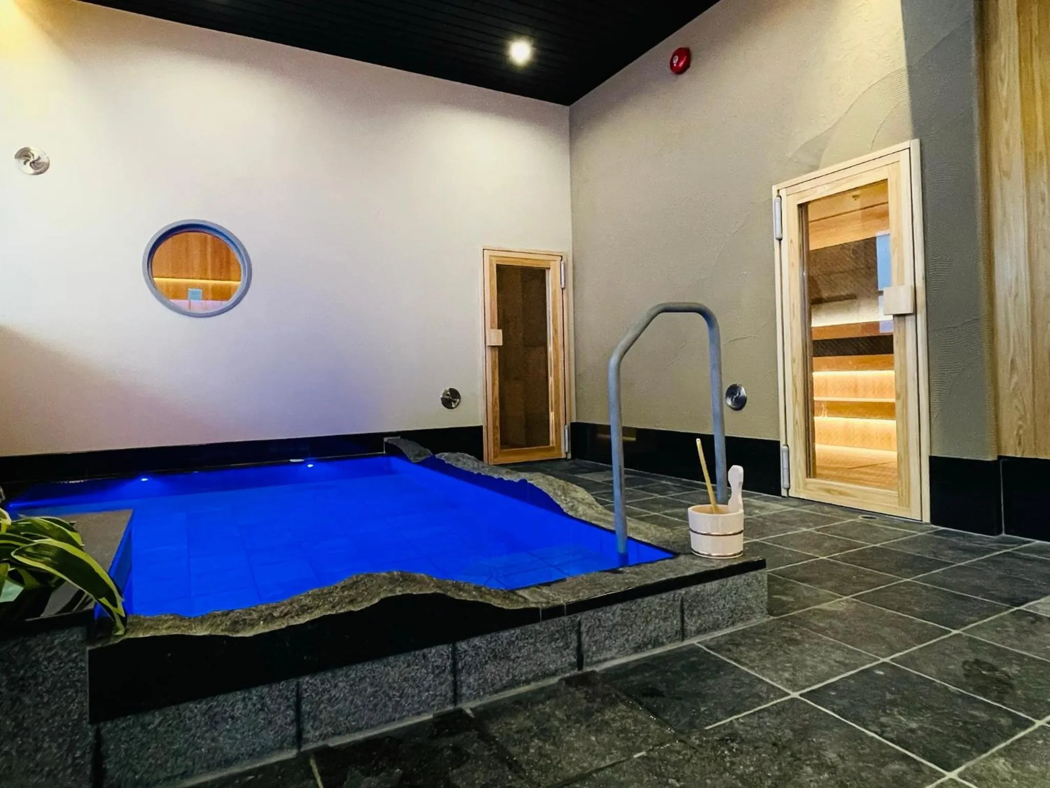 Spa and wellness centre/facilities in SPABLIC INN - Capsule Hatago Akasaka