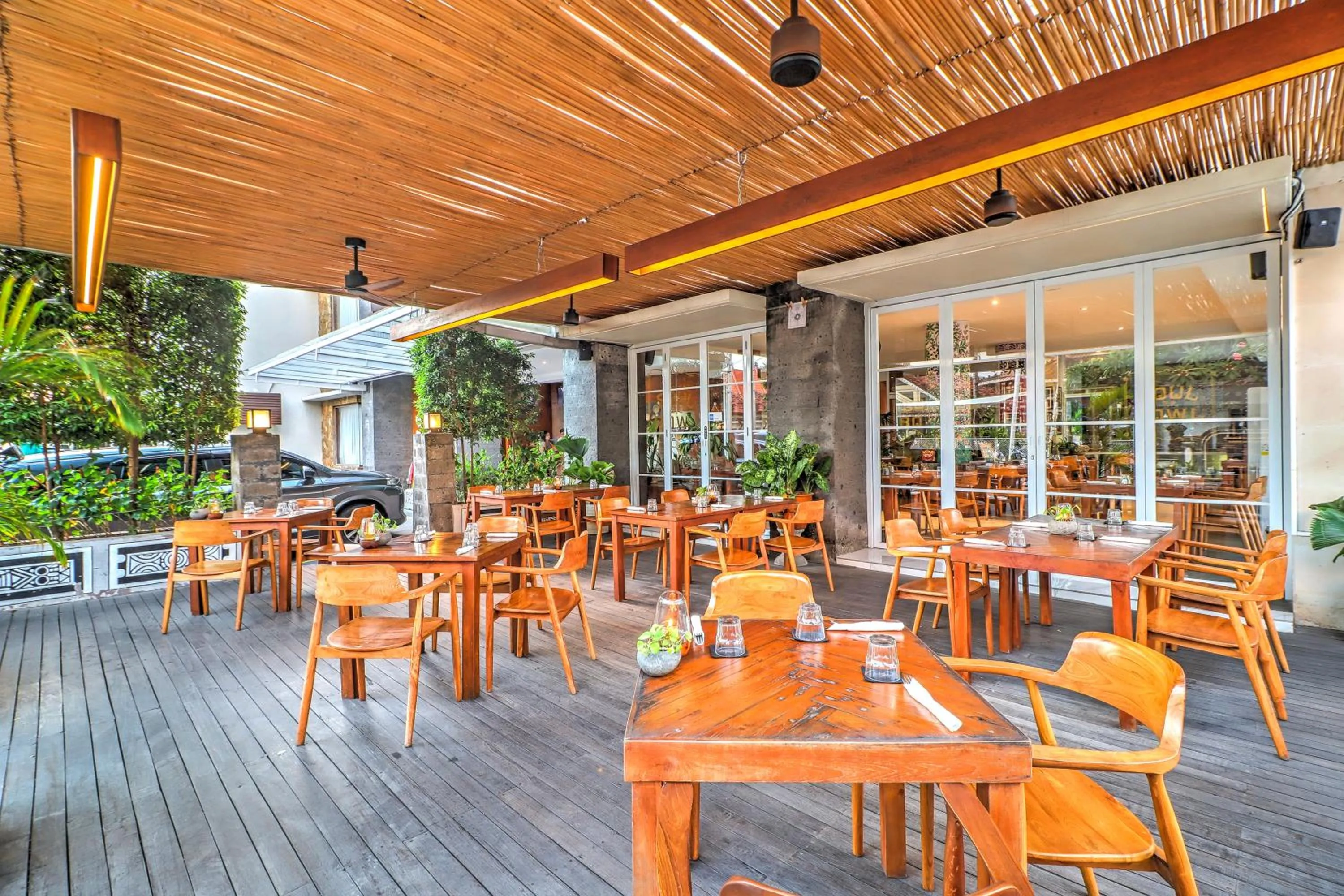 Restaurant/places to eat in Palette Signature Hotel