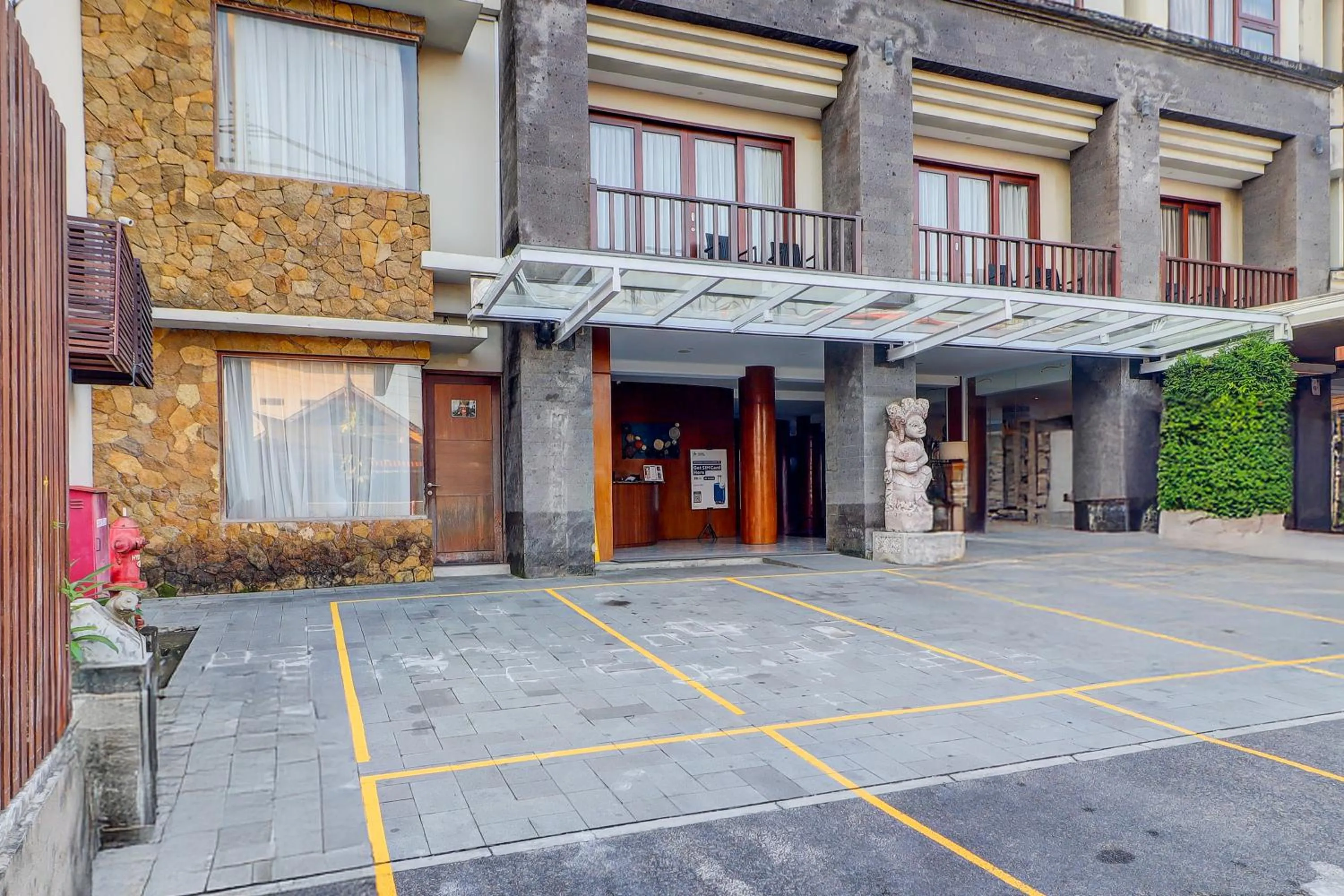 Parking in Palette Signature Hotel