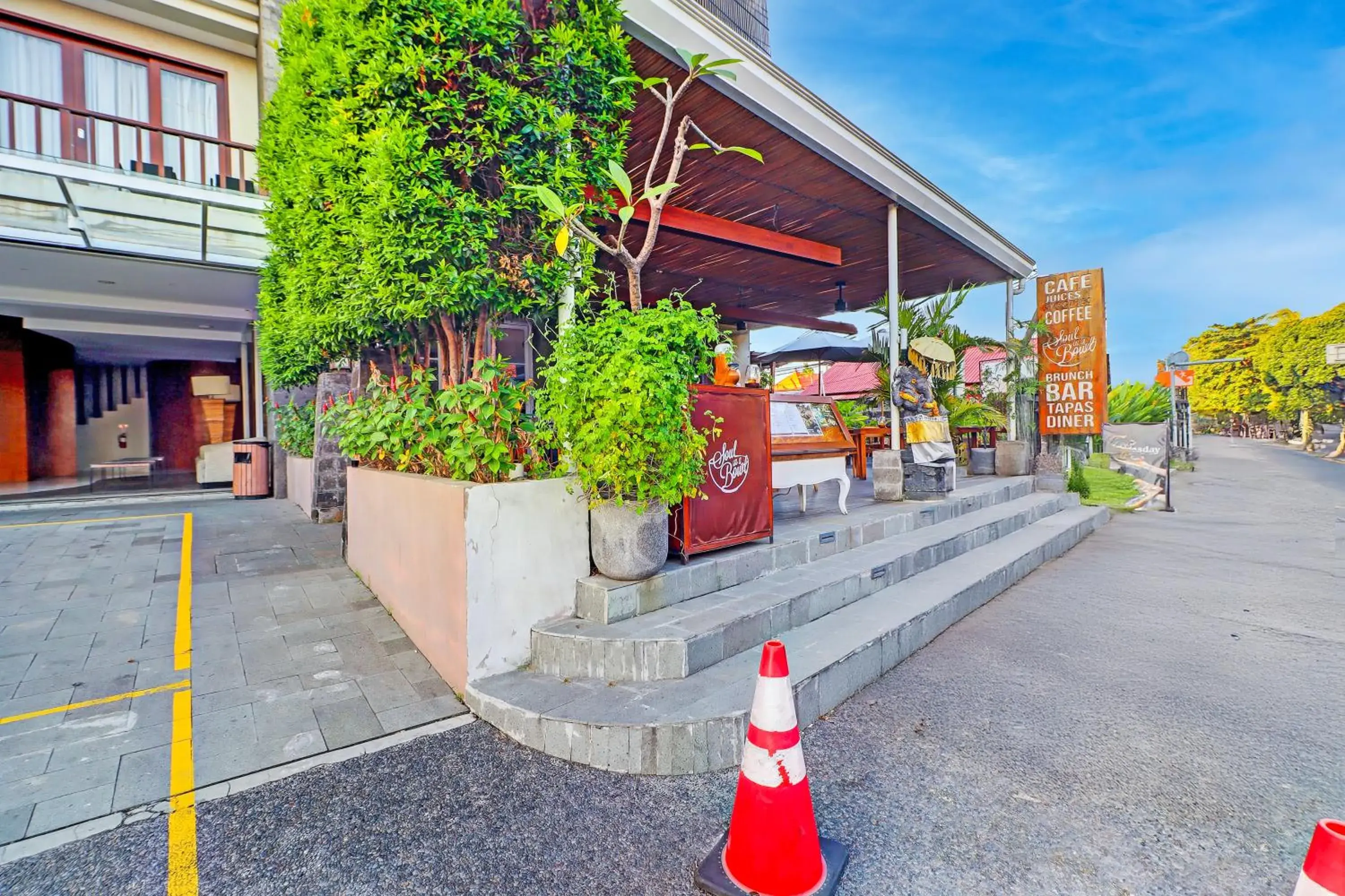 Facade/entrance in Palette Signature Hotel Facade/entrance in Palette Signature Hotel