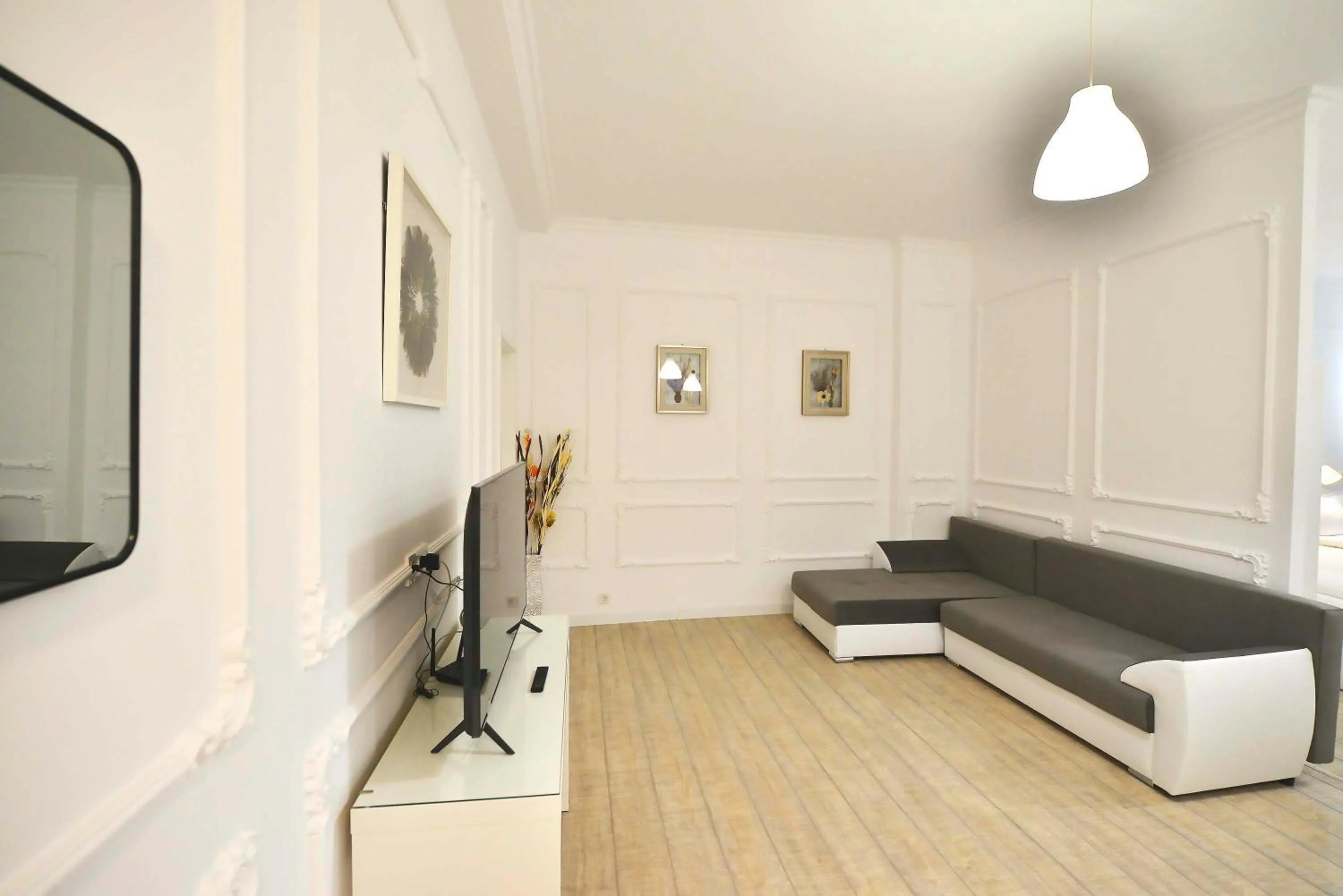 Communal lounge/ TV room in Otilia